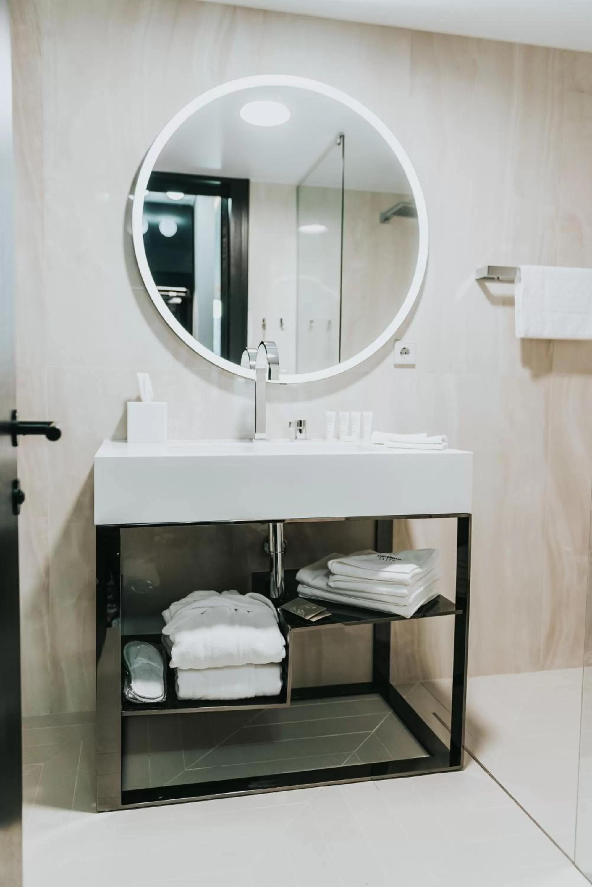 Bathroom in Amsterdam Plaza Hotel & SPA