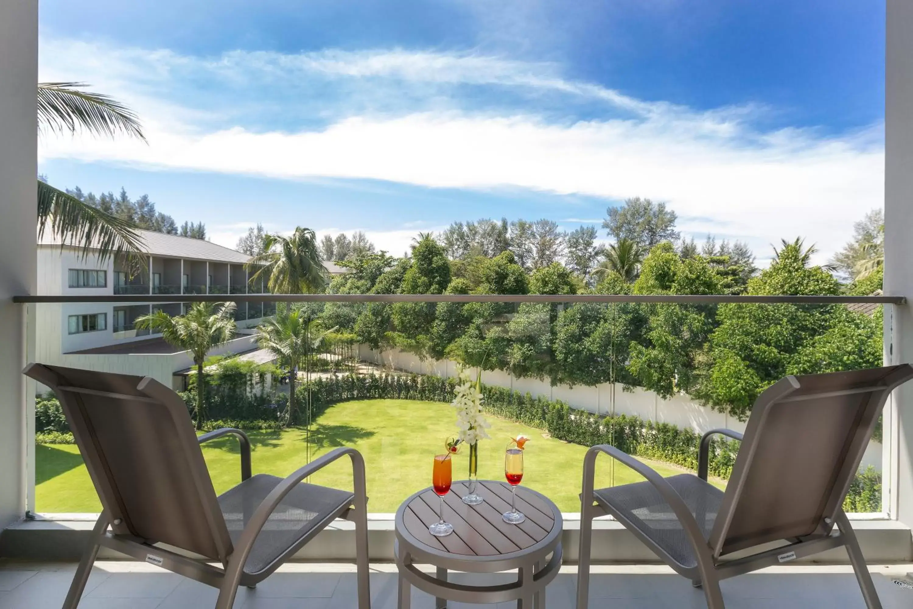 Deluxe Double or Twin Room - Beach Wing in X10 Khaolak Resort Deluxe Double or Twin Room - Beach Wing in X10 Khaolak Resort