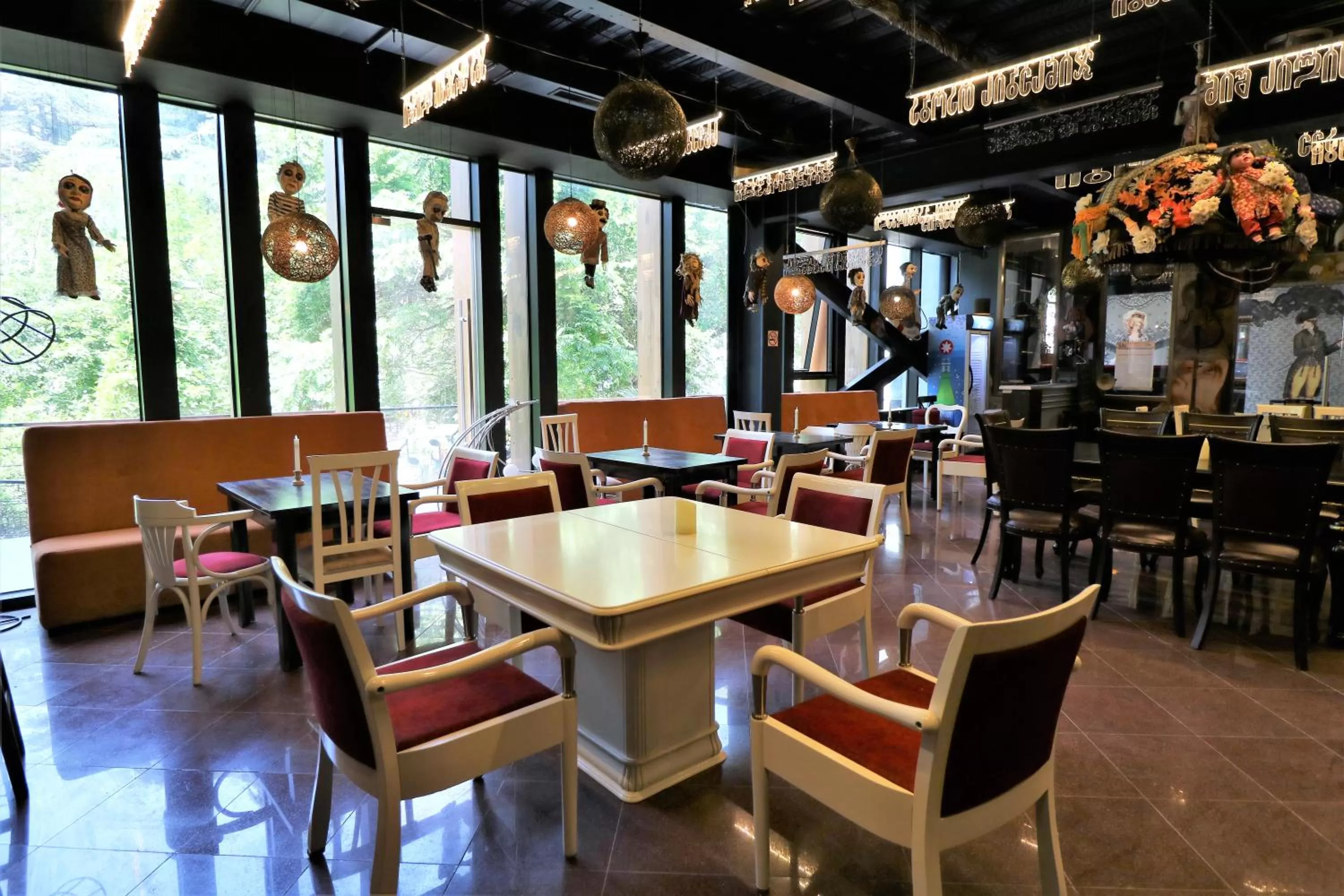 Breakfast in Hotel Liberty Theatre