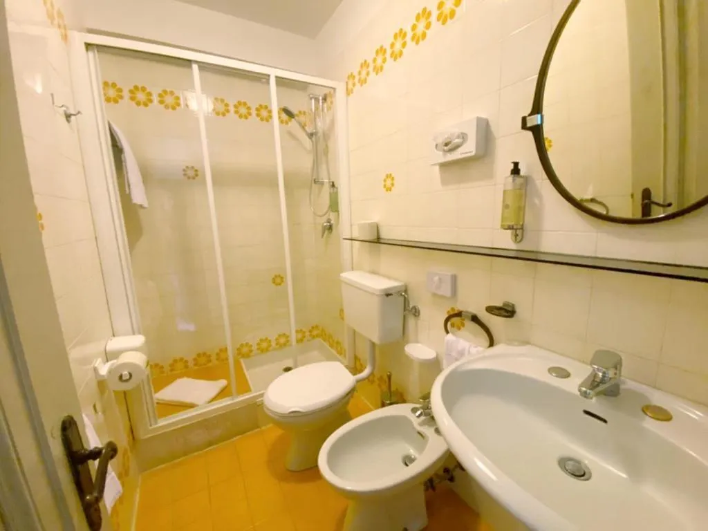 Bathroom in Grand Hotel Regina Salsomaggiore