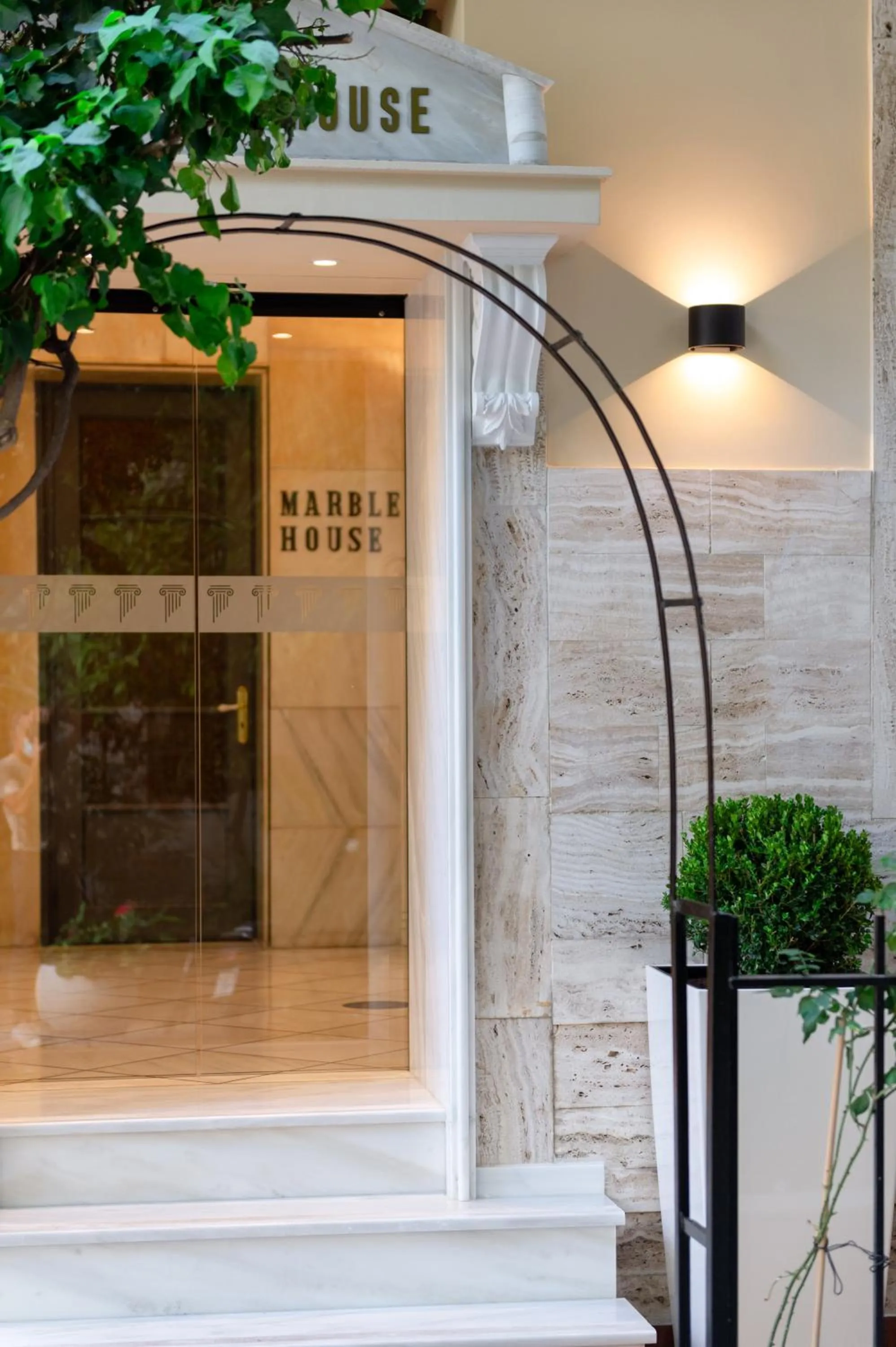 Facade/entrance in Marble House