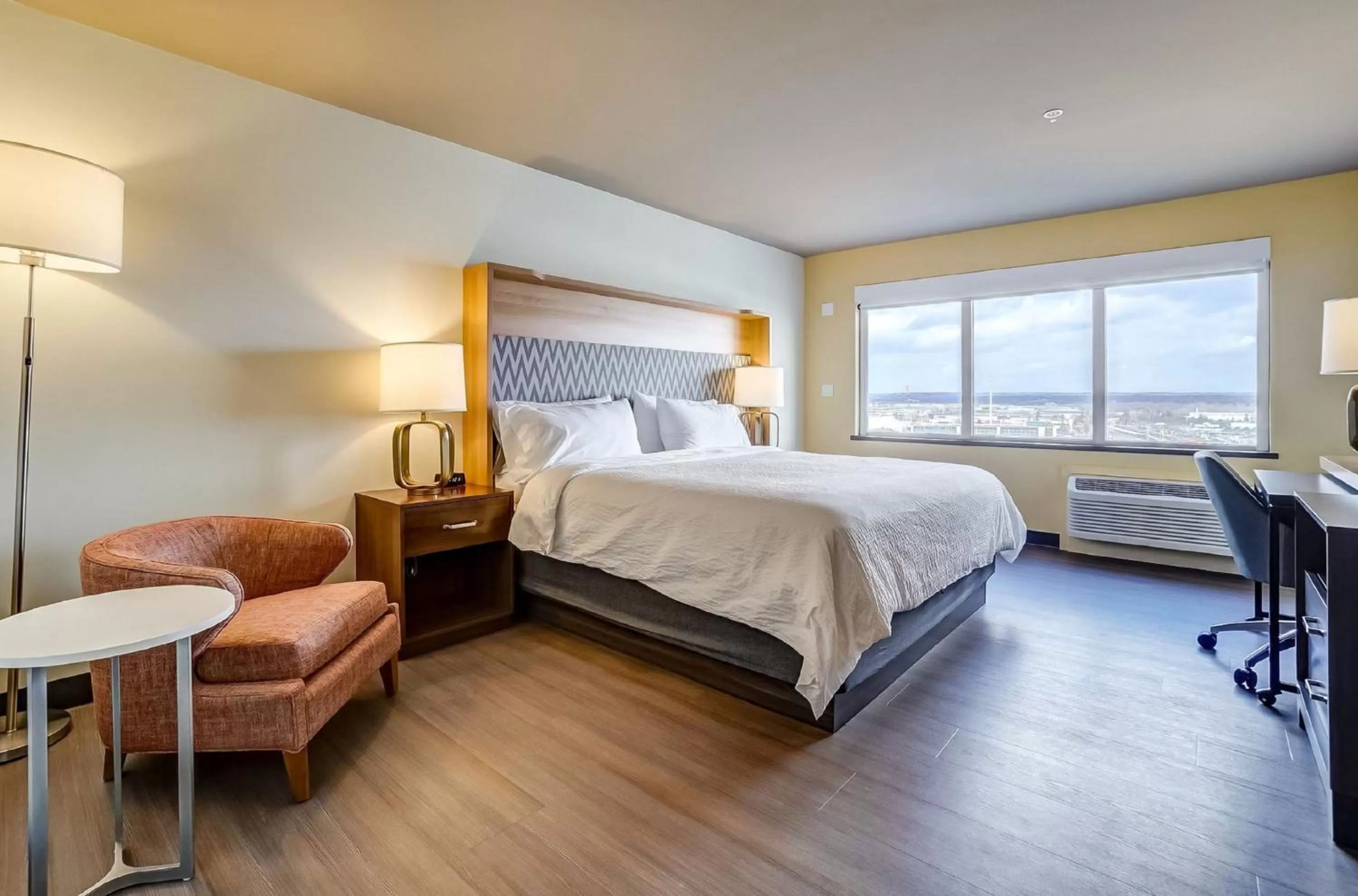 Photo of the whole room, Bed in Holiday Inn Gatineau - Ottawa by IHG