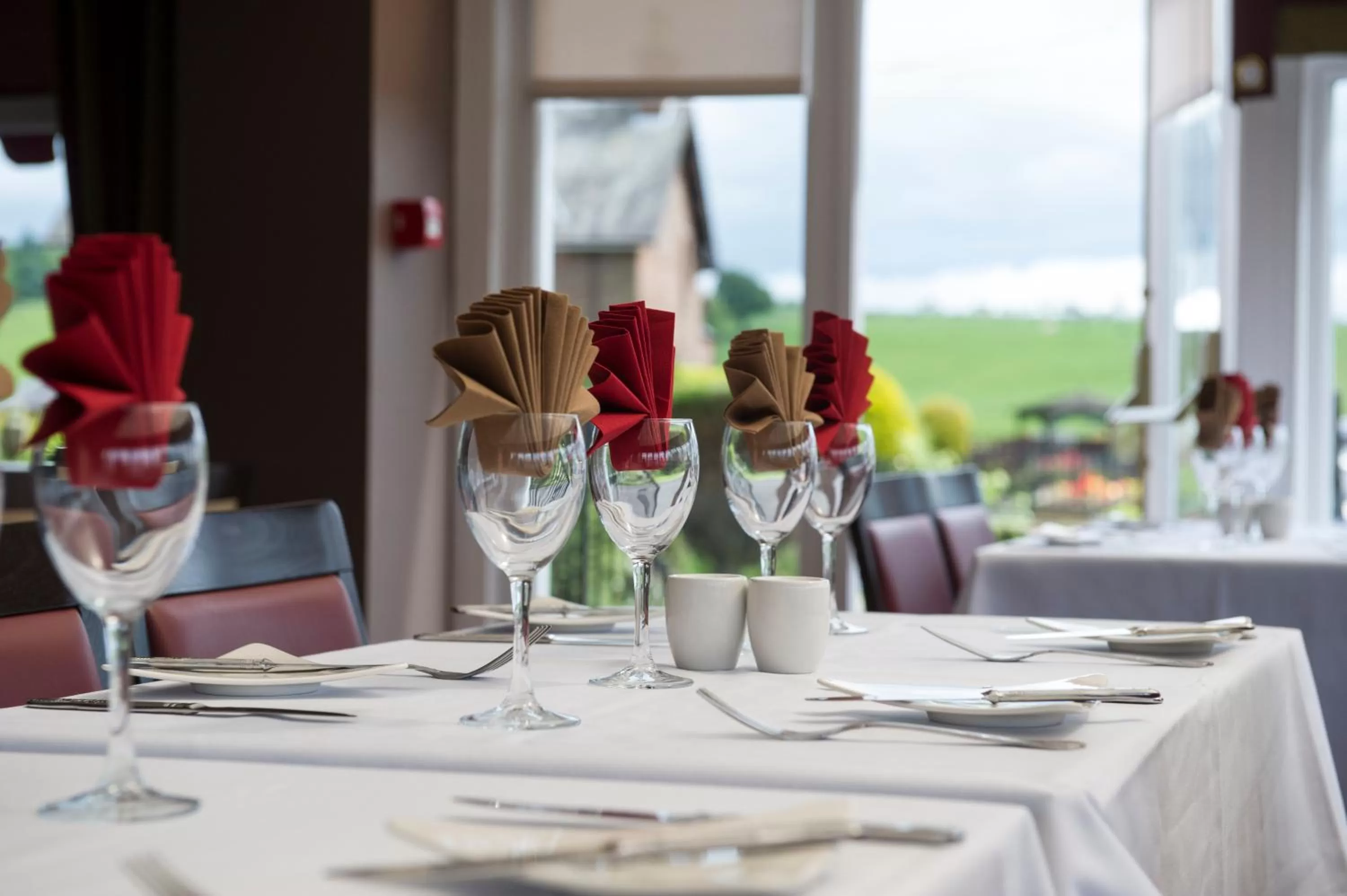 Restaurant/places to eat in Somerton House Hotel