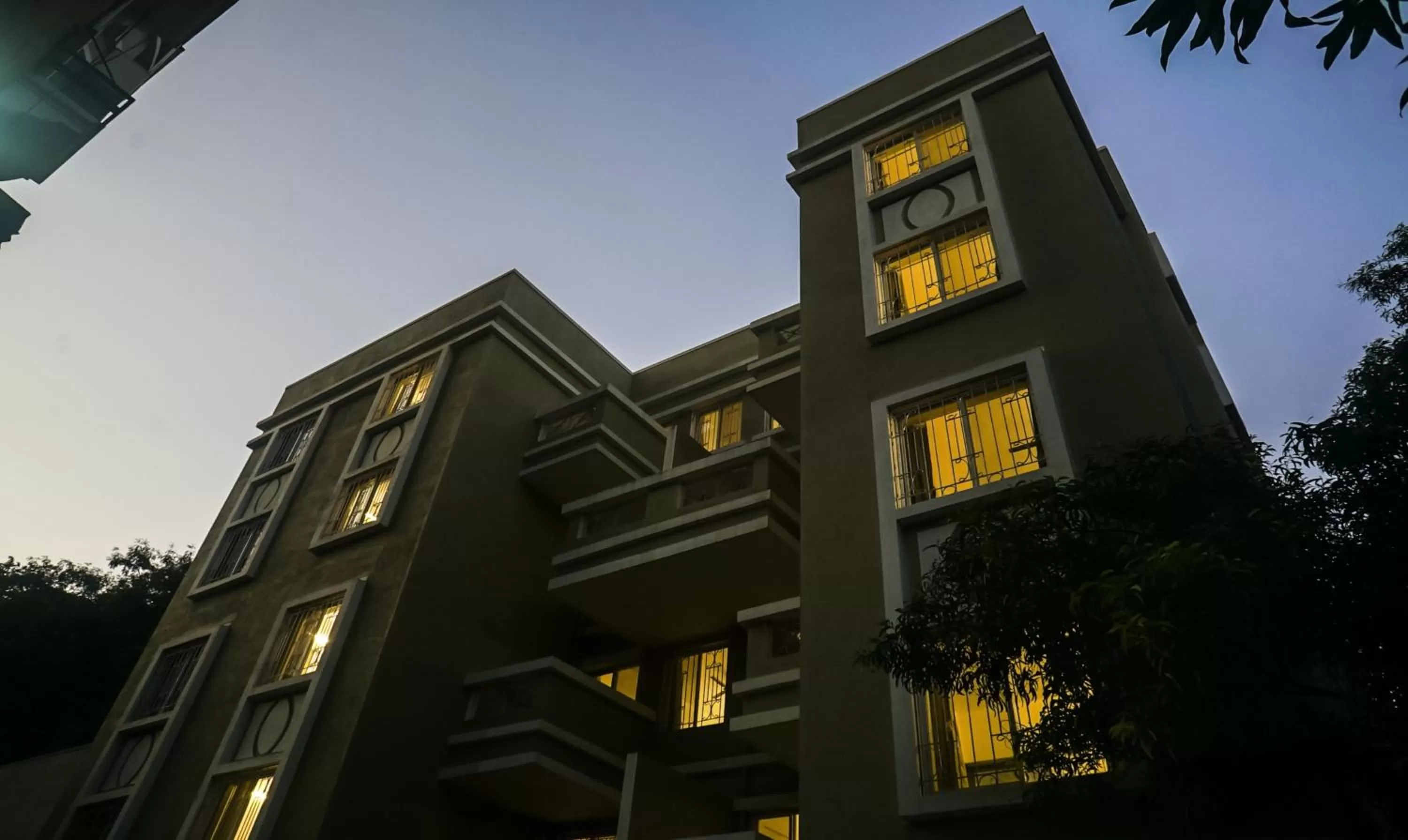 Property building in Treebo Luxe Suite, Shivaji Nagar