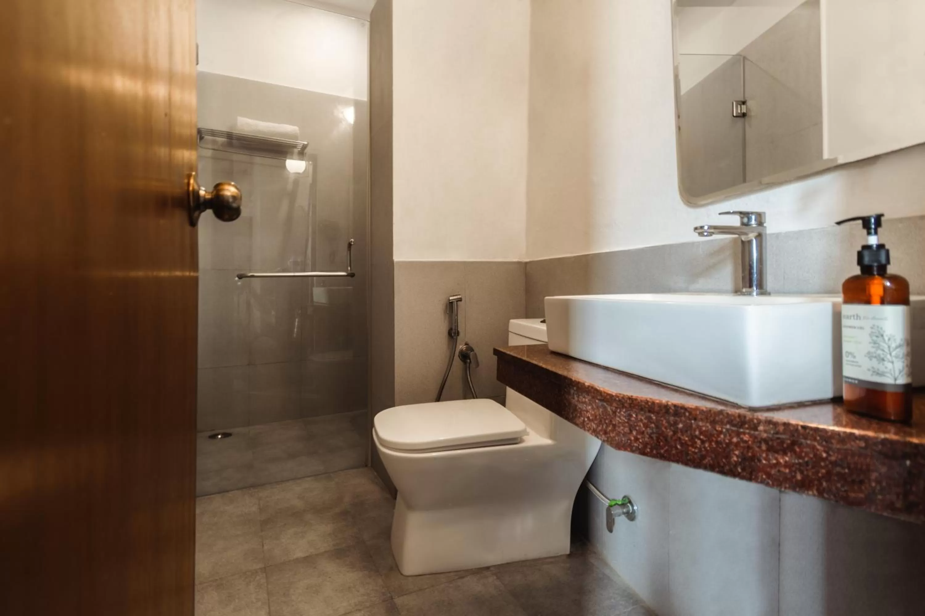 Bathroom in Minimalist Poshtel & Suites