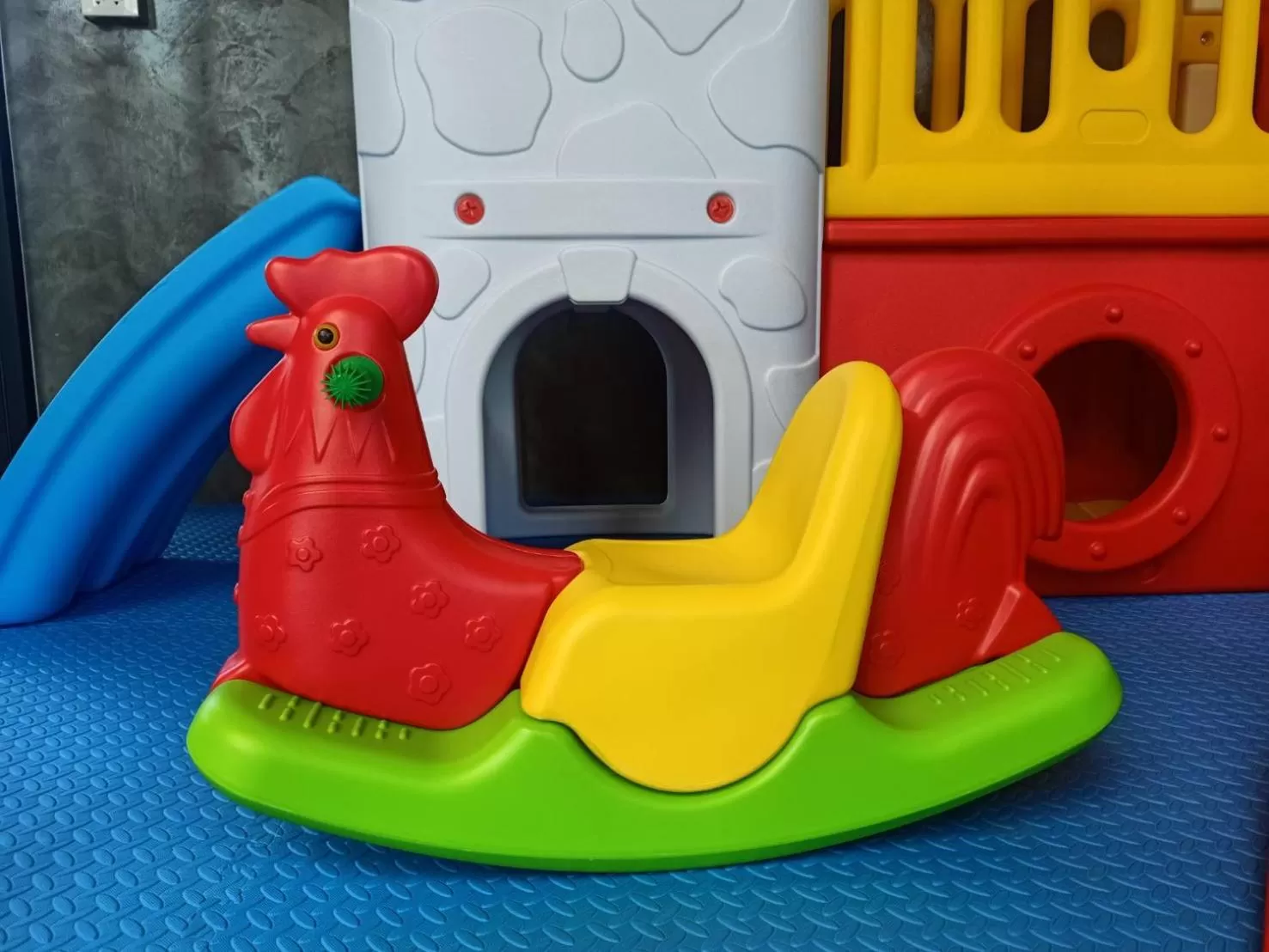 Children play ground in Ps Sriphu Hotel