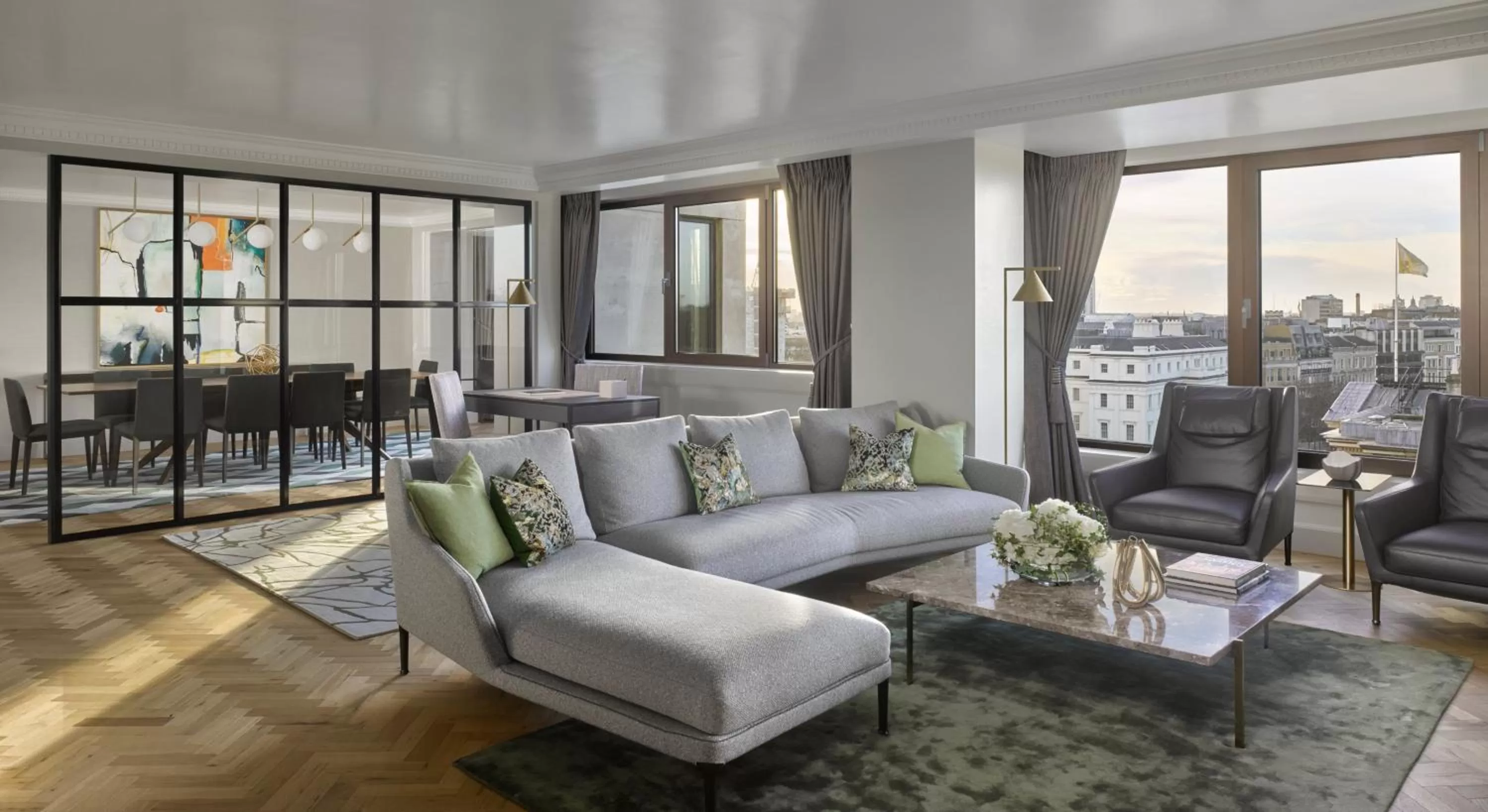 Photo of the whole room in InterContinental London Park Lane by IHG