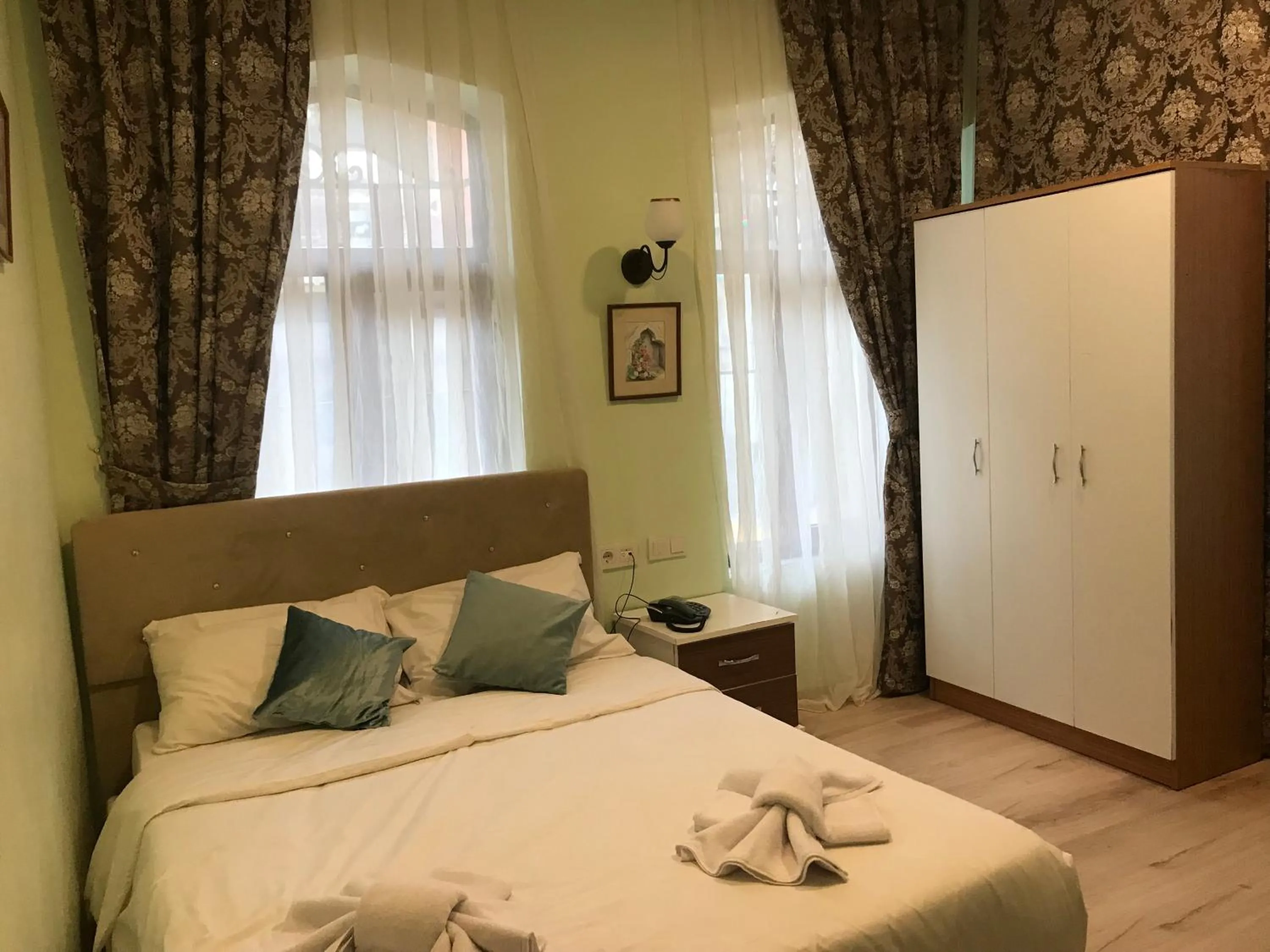 Photo of the whole room in Historial Hotel