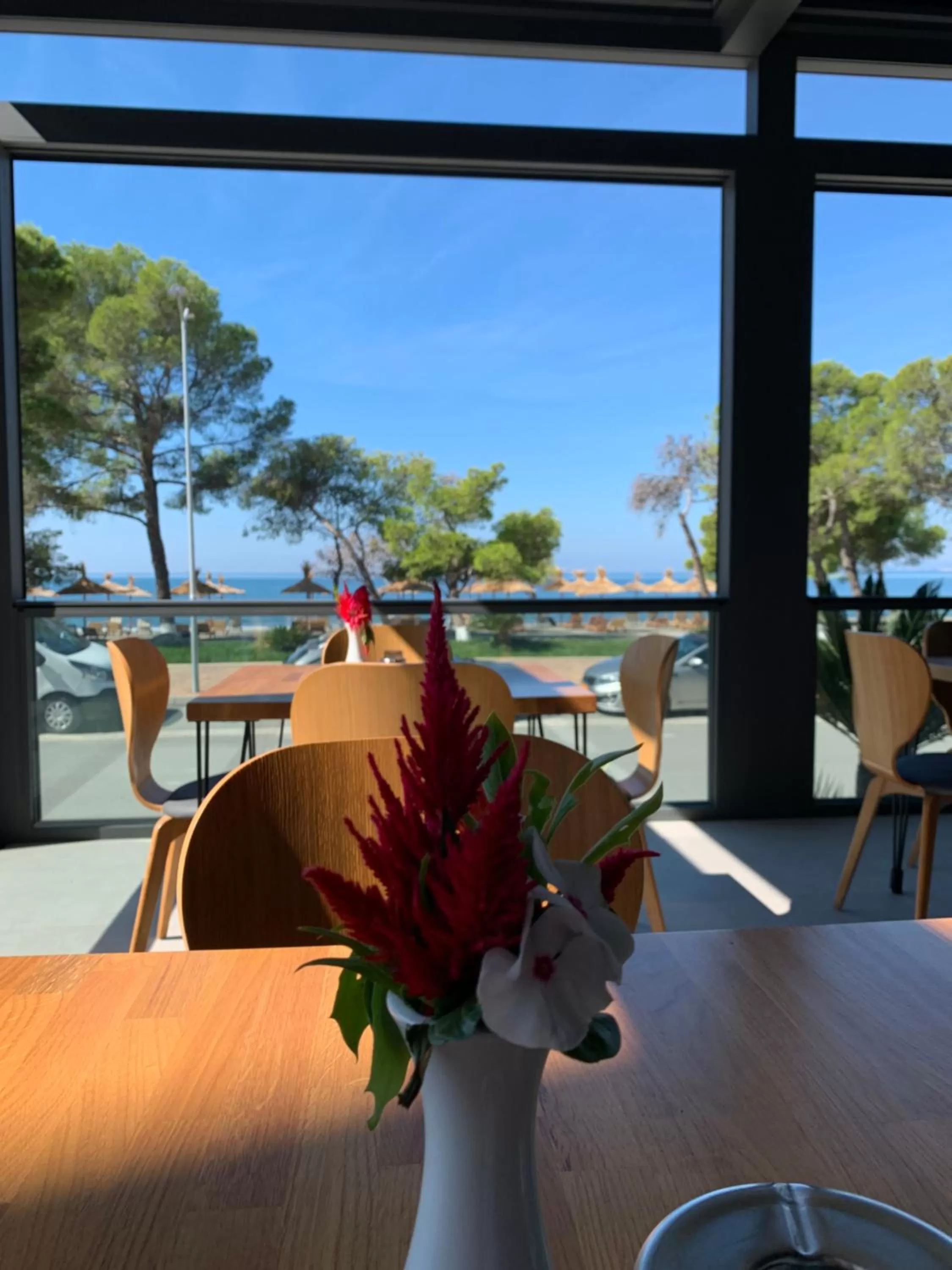 Restaurant/places to eat in Amare Hotel