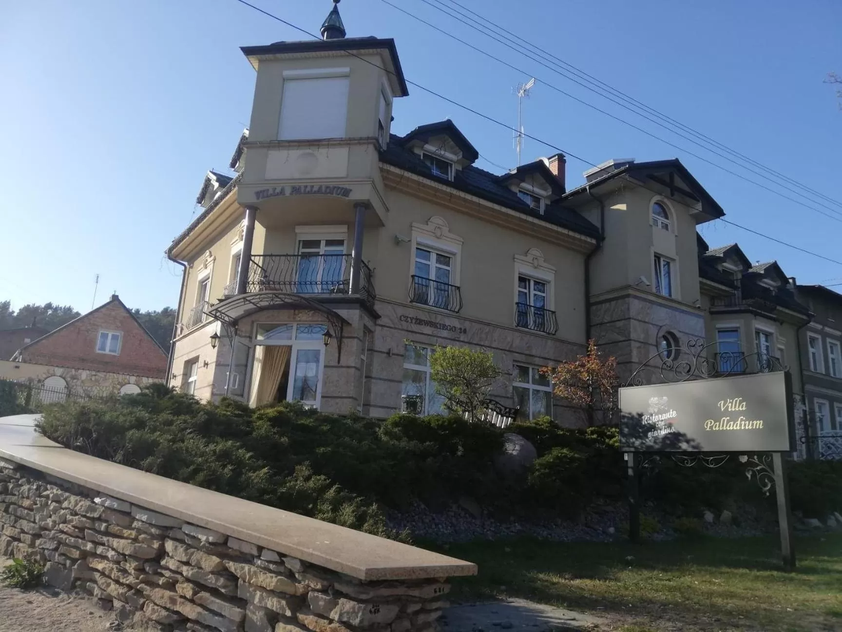 Property building in Villa Palladium