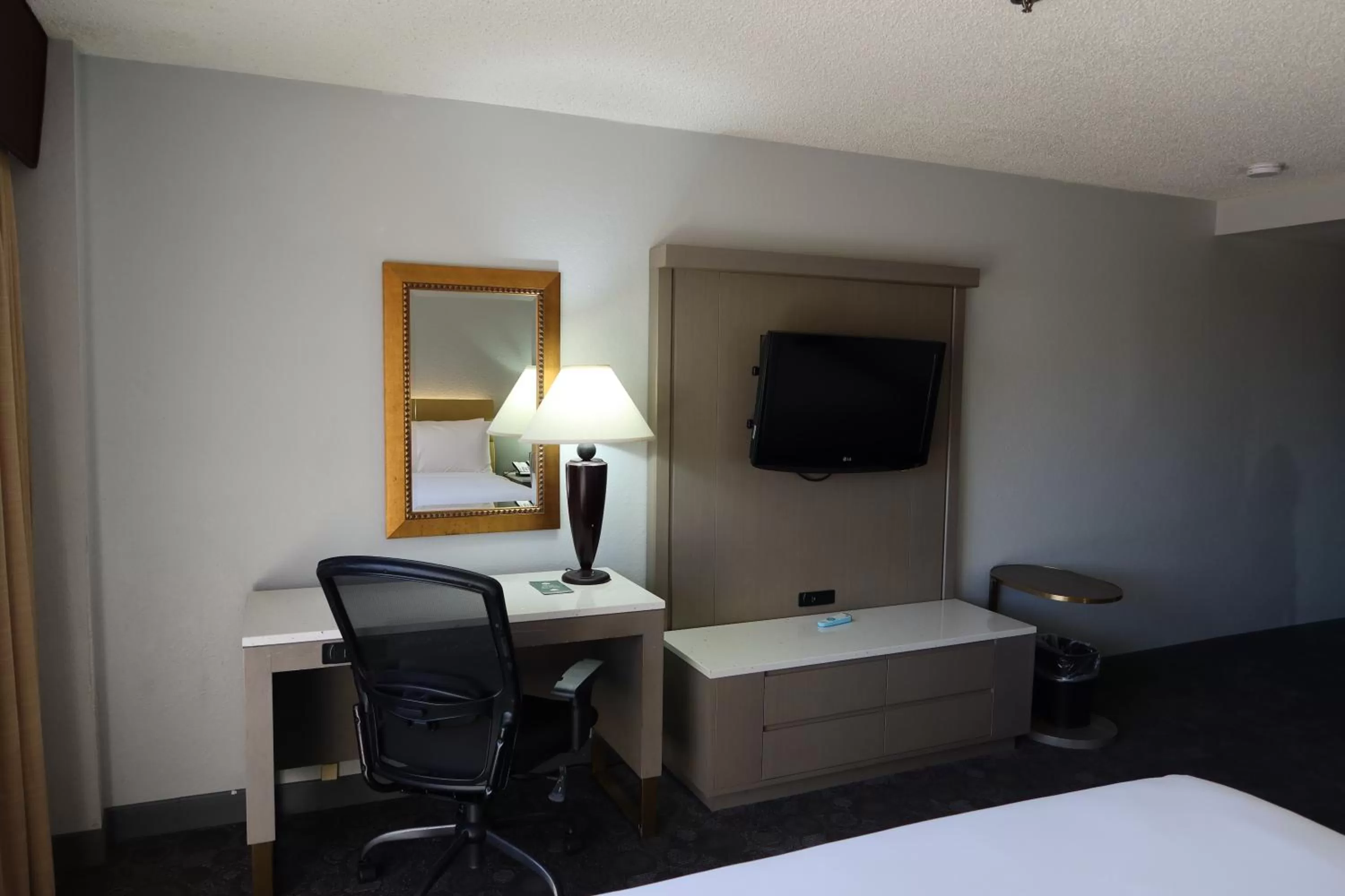 TV and multimedia, Bed in GreenTree Hotel Phoenix West