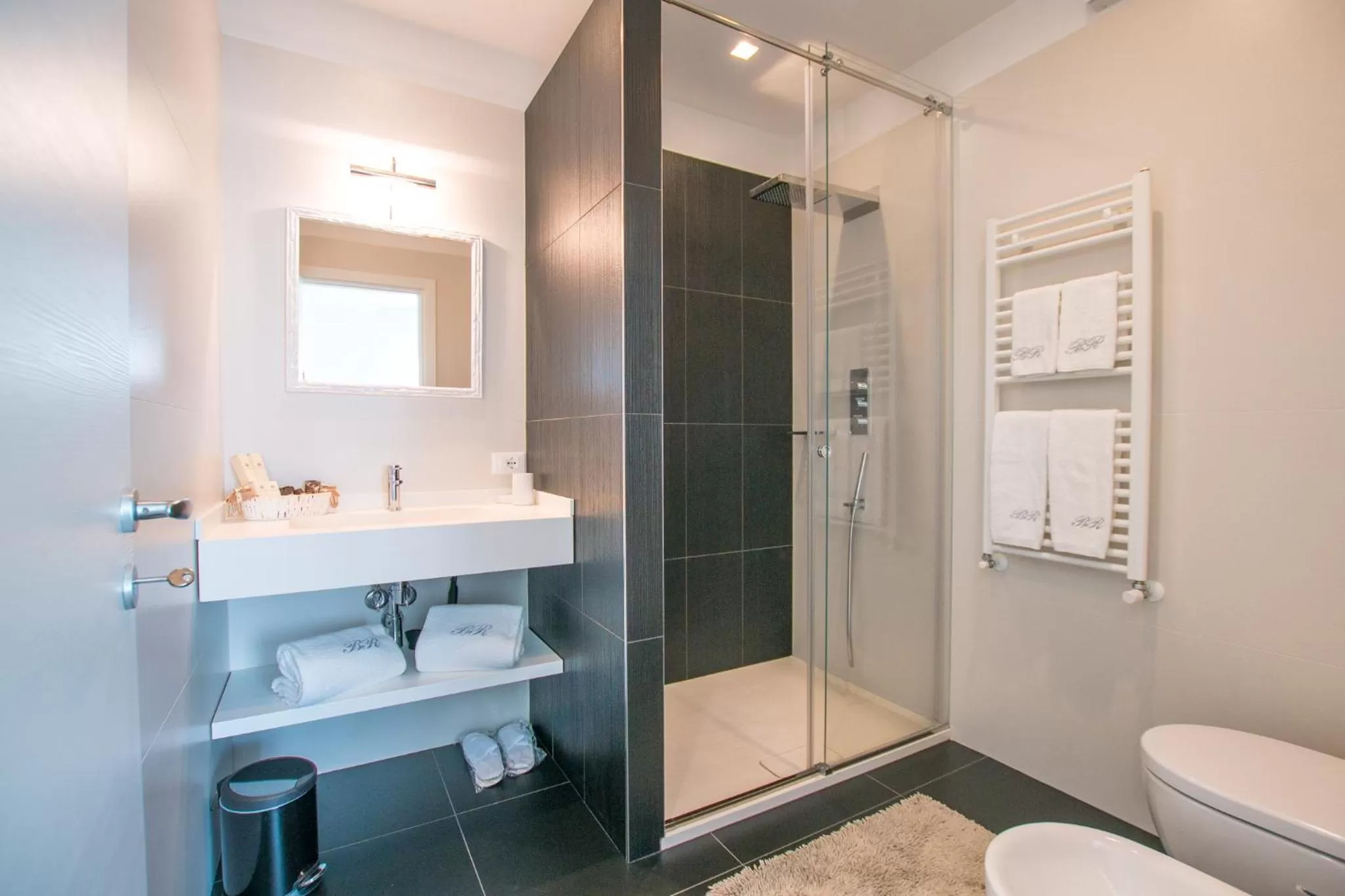 Bathroom in Bellariva Monopoli B&B e Relax