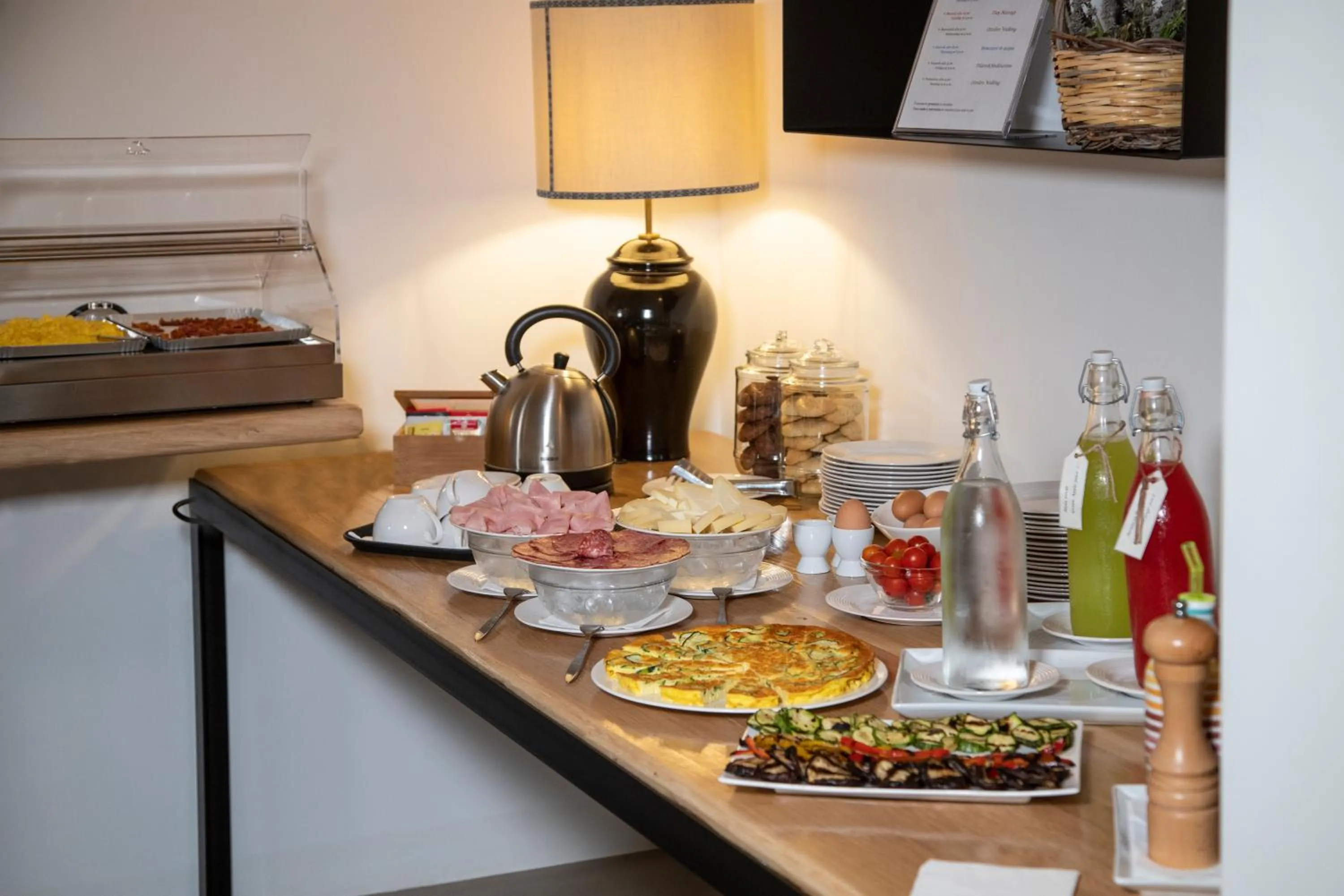 Buffet breakfast in Ottolire Resort