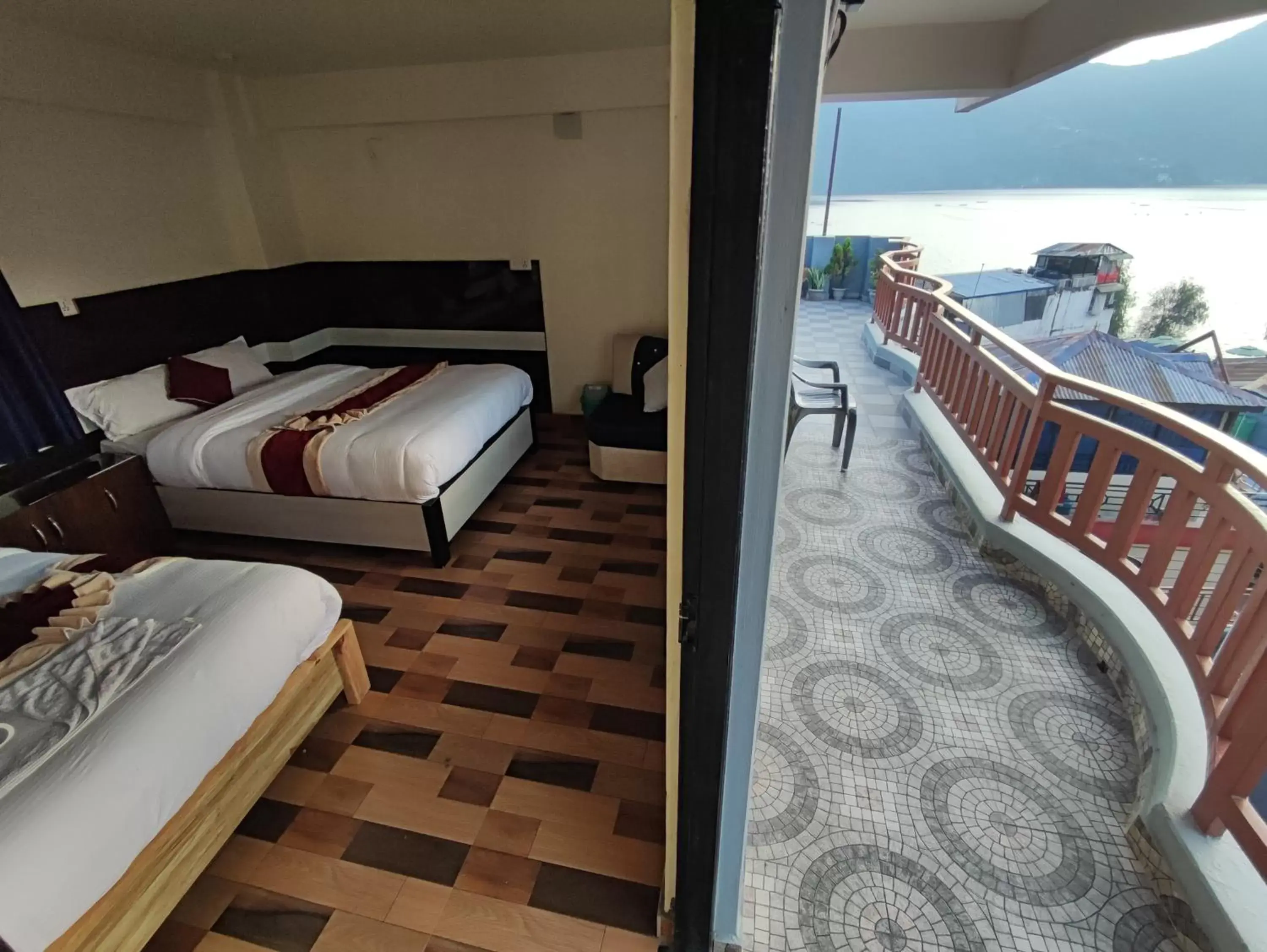 Deluxe Double or Twin Room with Lake View in Hotel Kajiinn Deluxe Double or Twin Room with Lake View in Hotel Kajiinn