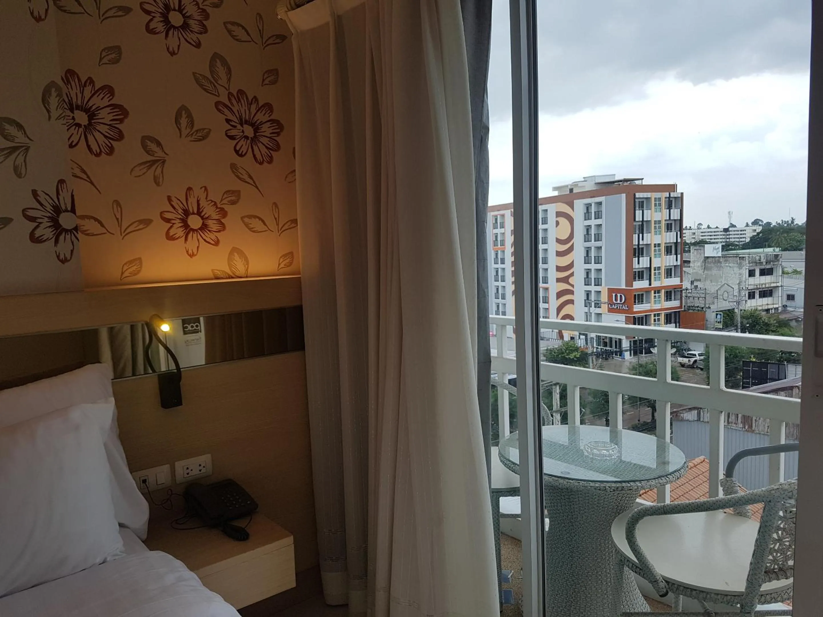 Bed in Kavin Buri Green Hotel