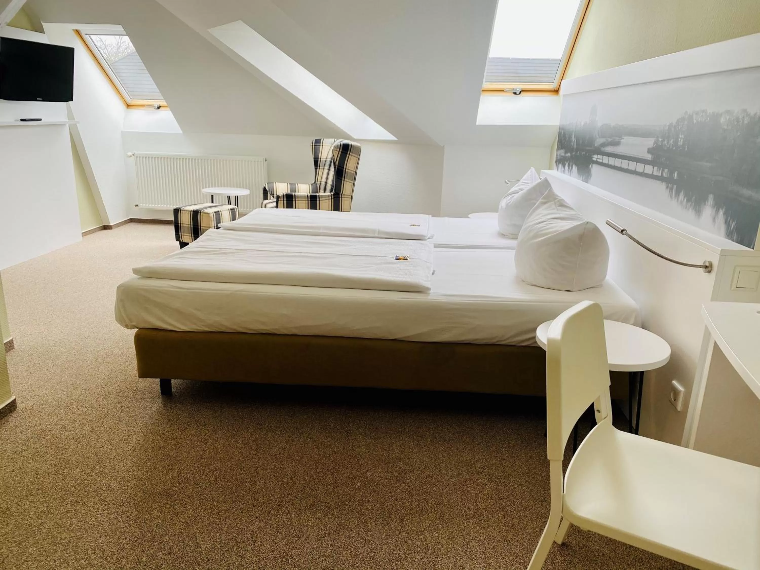 Photo of the whole room, Bed in Hotel am Schlosspark