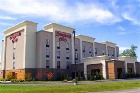 Property building in Hampton Inn Oneonta
