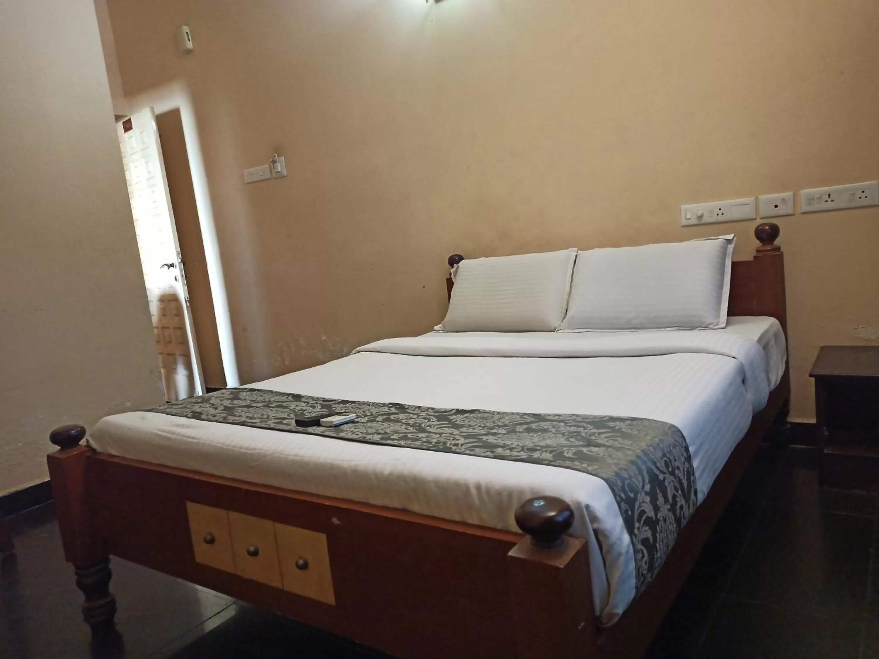 Bed in Le Grace Apollo