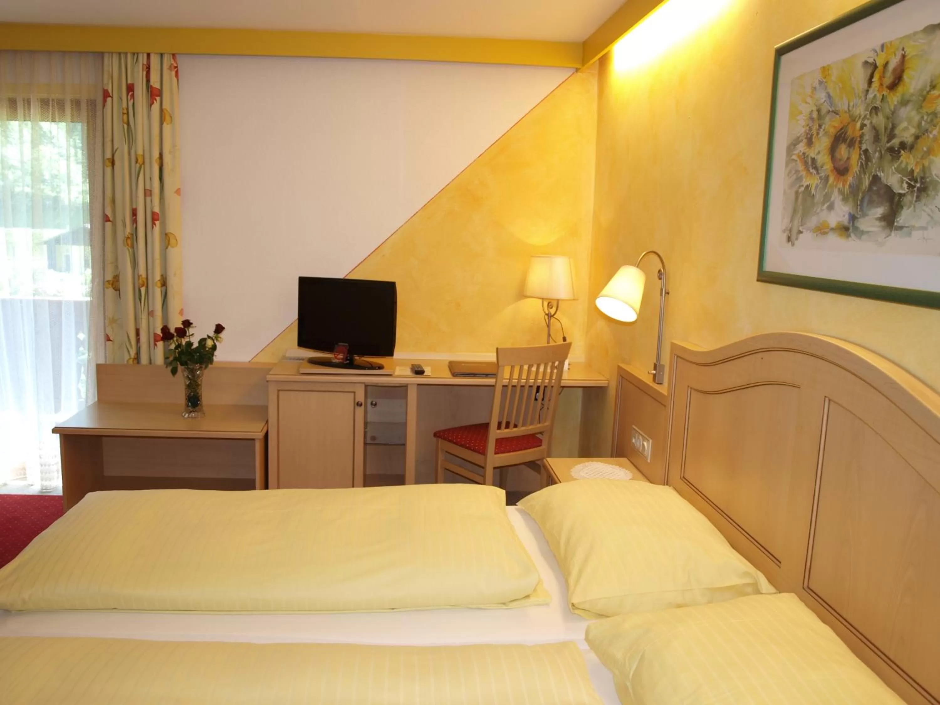 Bed in Hotel-Restaurant Burgblick