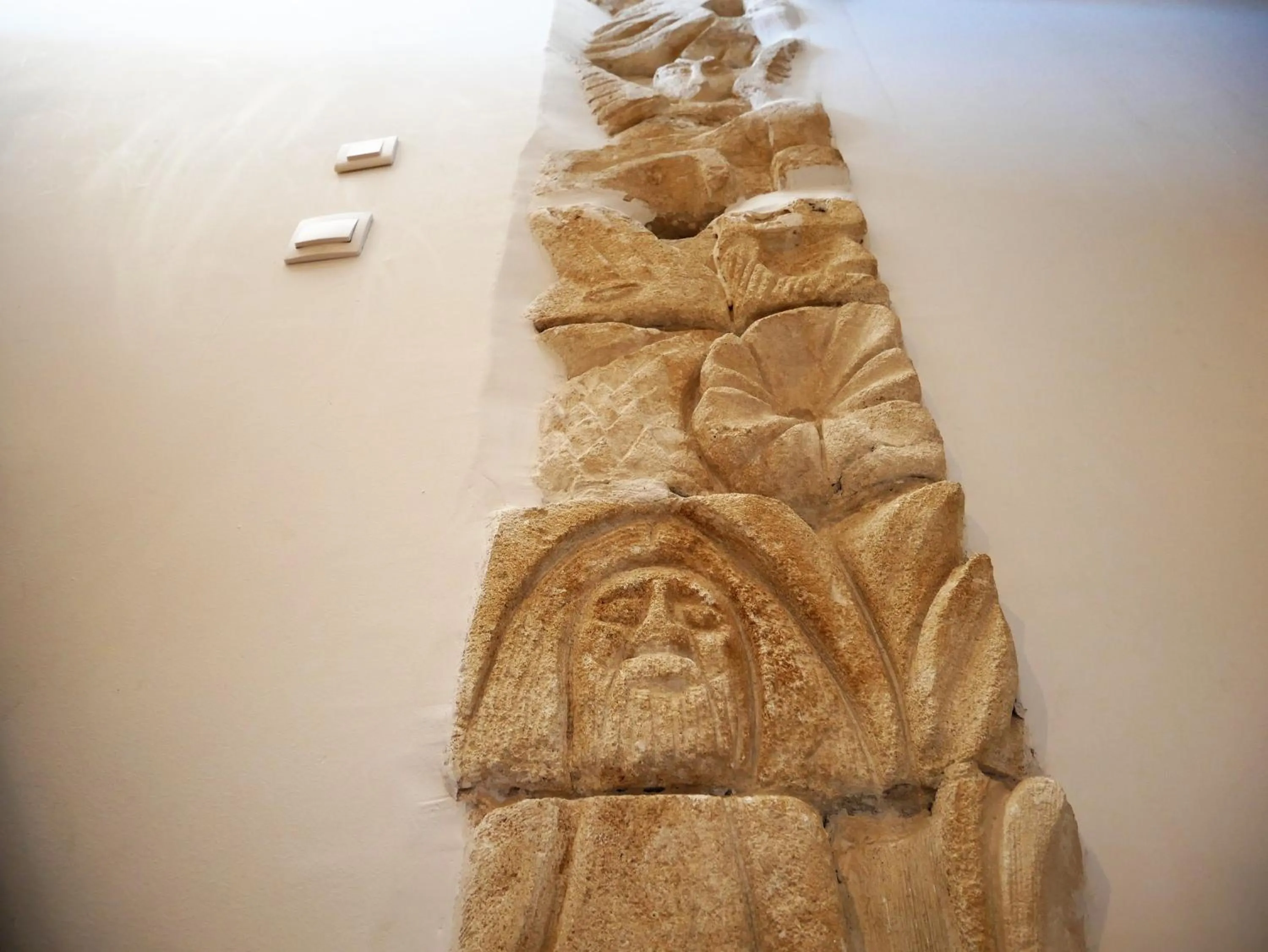 Decorative detail in L'Oriflamme