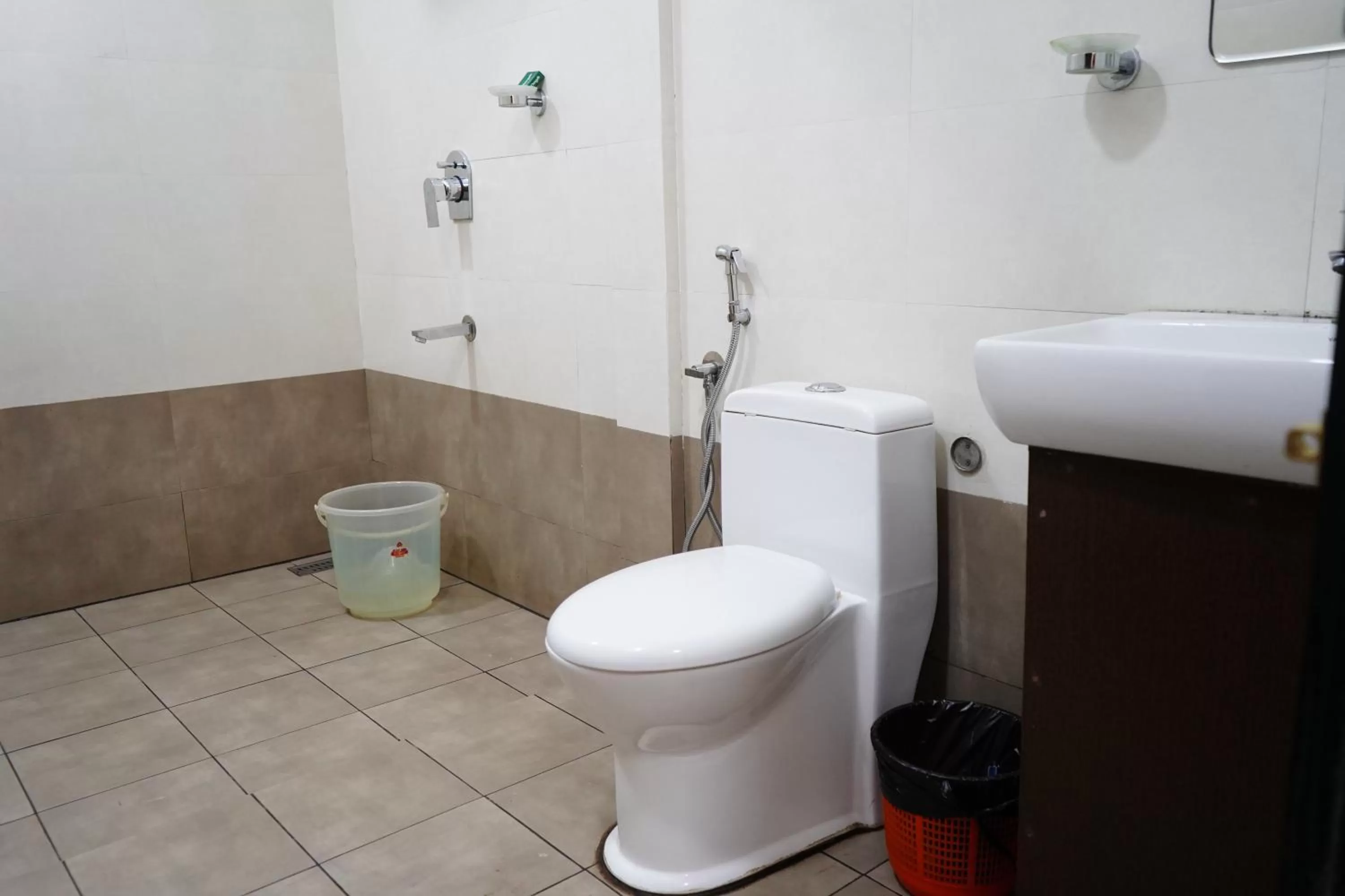 Bathroom in Edens Munnar