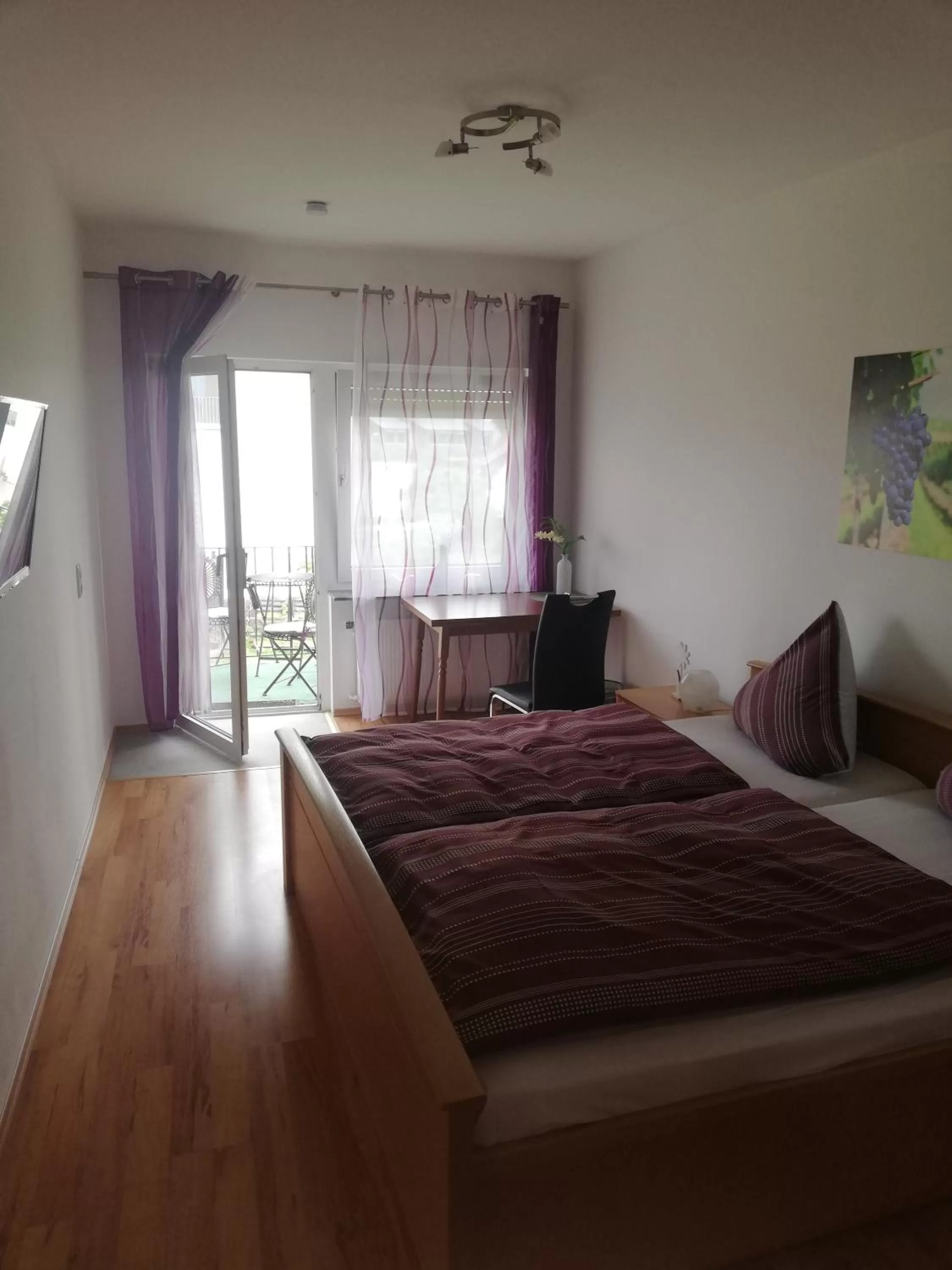 Bed in Bed and Breakfast - Rheingauer Hof