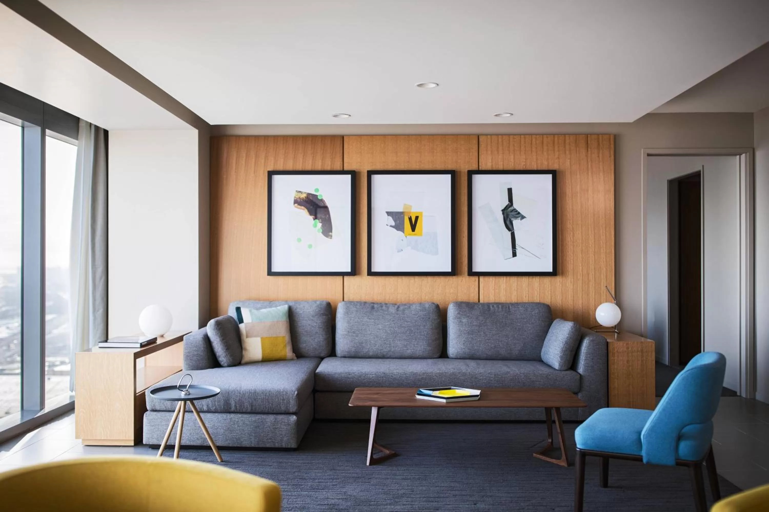 Living room in Marriott Marquis Chicago