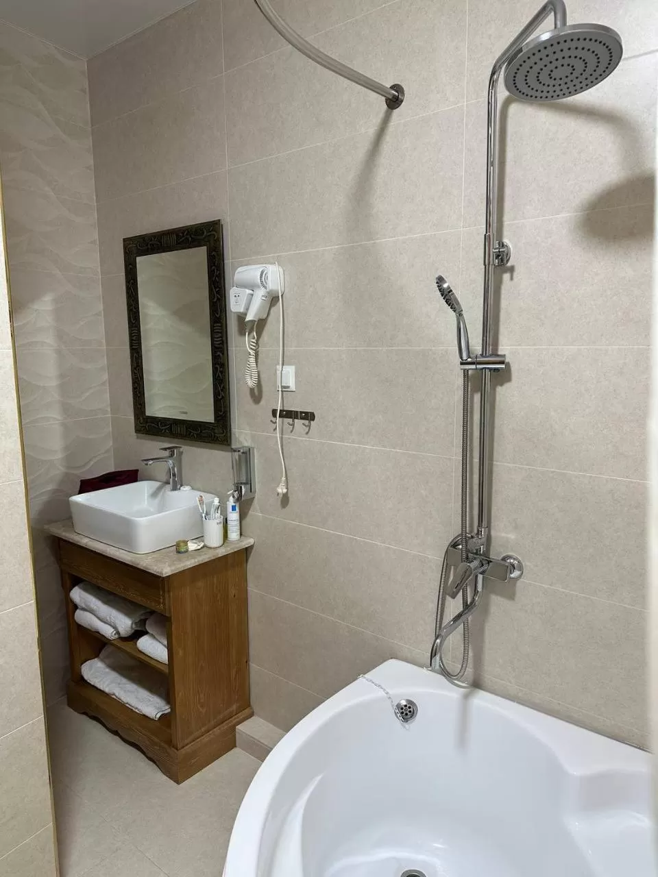 Shower, Bathroom in As-Salam Boutique Hotel