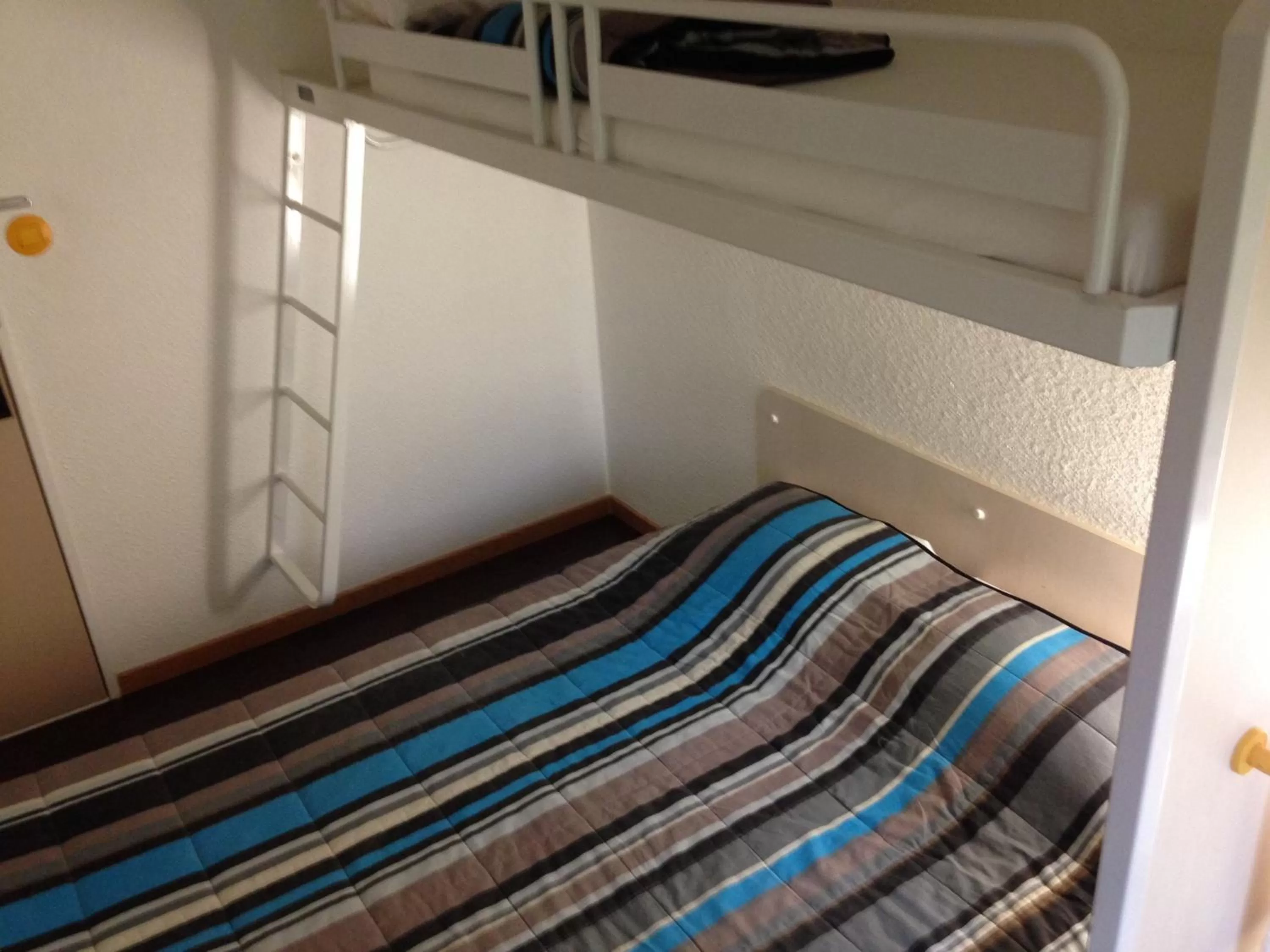 Bed in hotelF1 Saint Etienne Est La Grand Croix