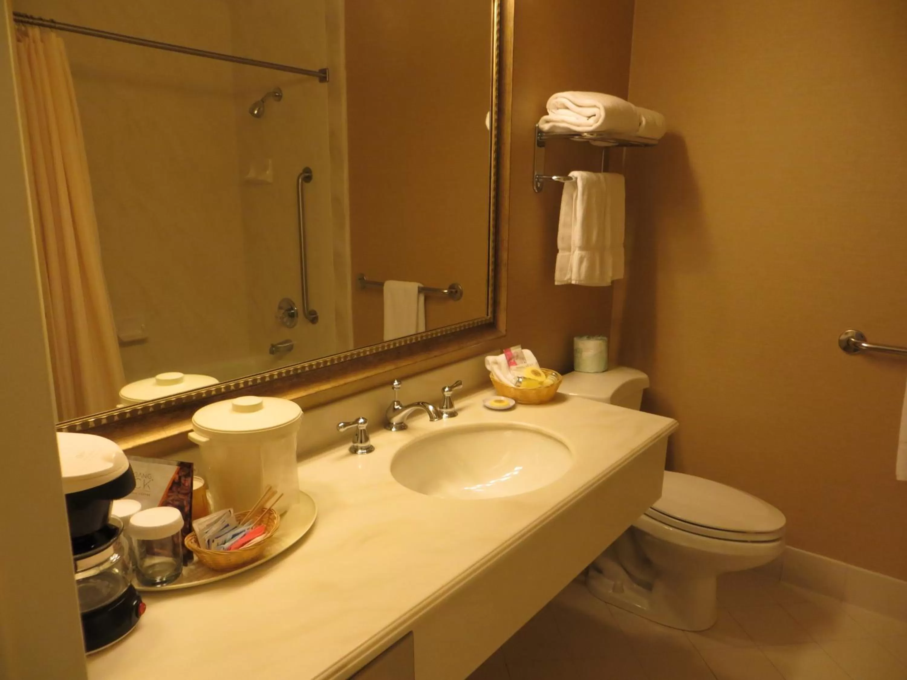 King Room - Disability Access in Cow Hollow Inn and Suites