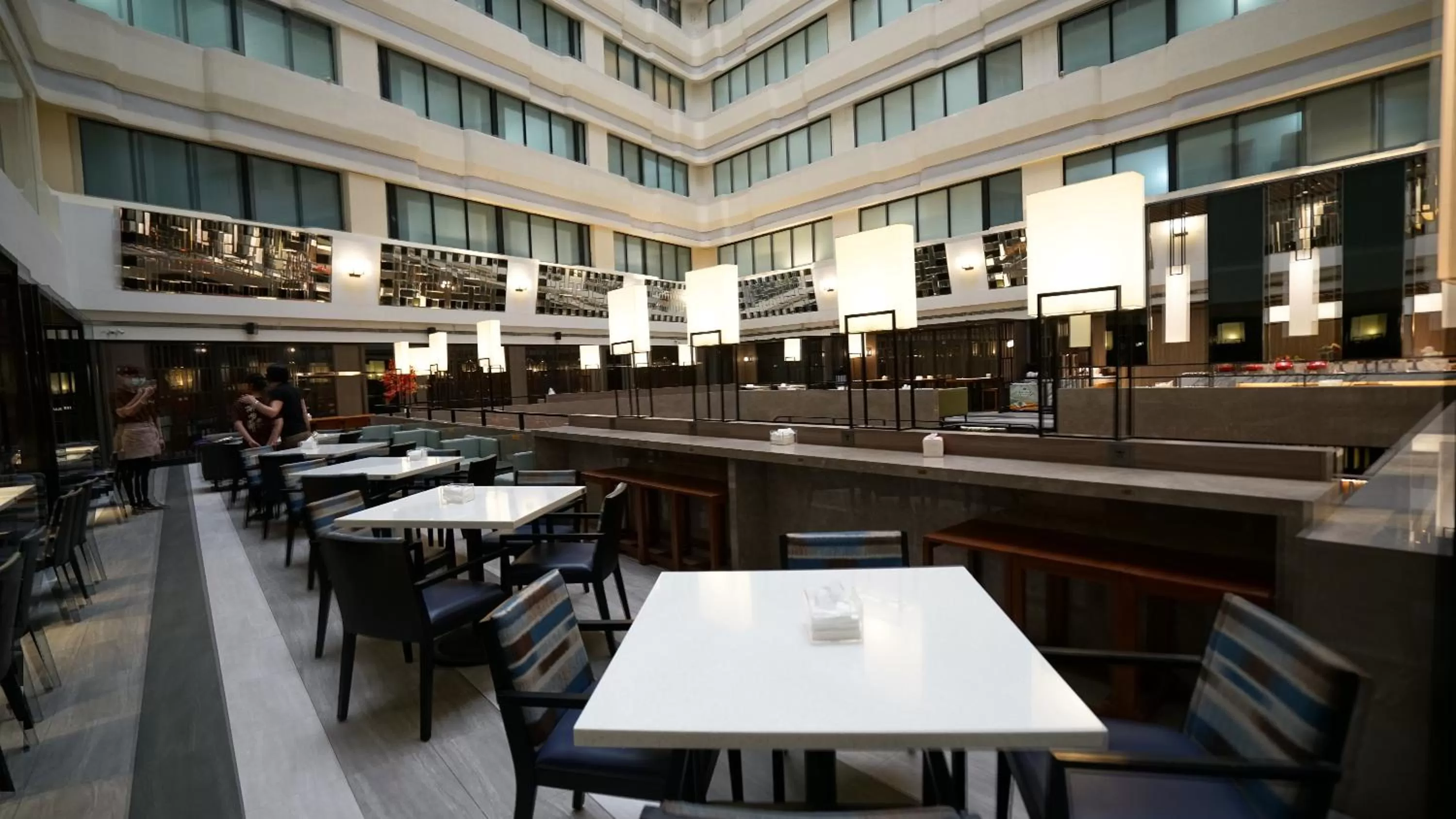 Restaurant/places to eat in Hotel Midtown Richardson