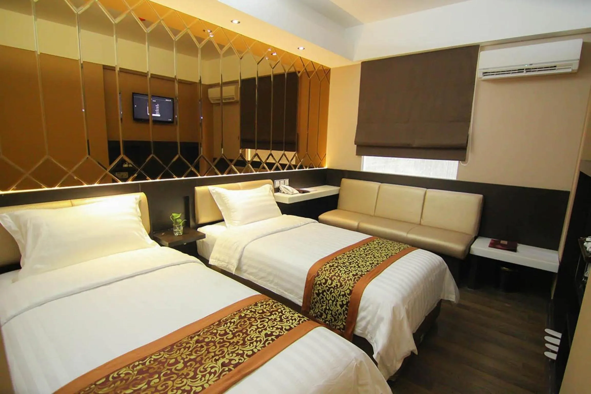 Bed in Favor Hotel Makassar City Center By LIFE