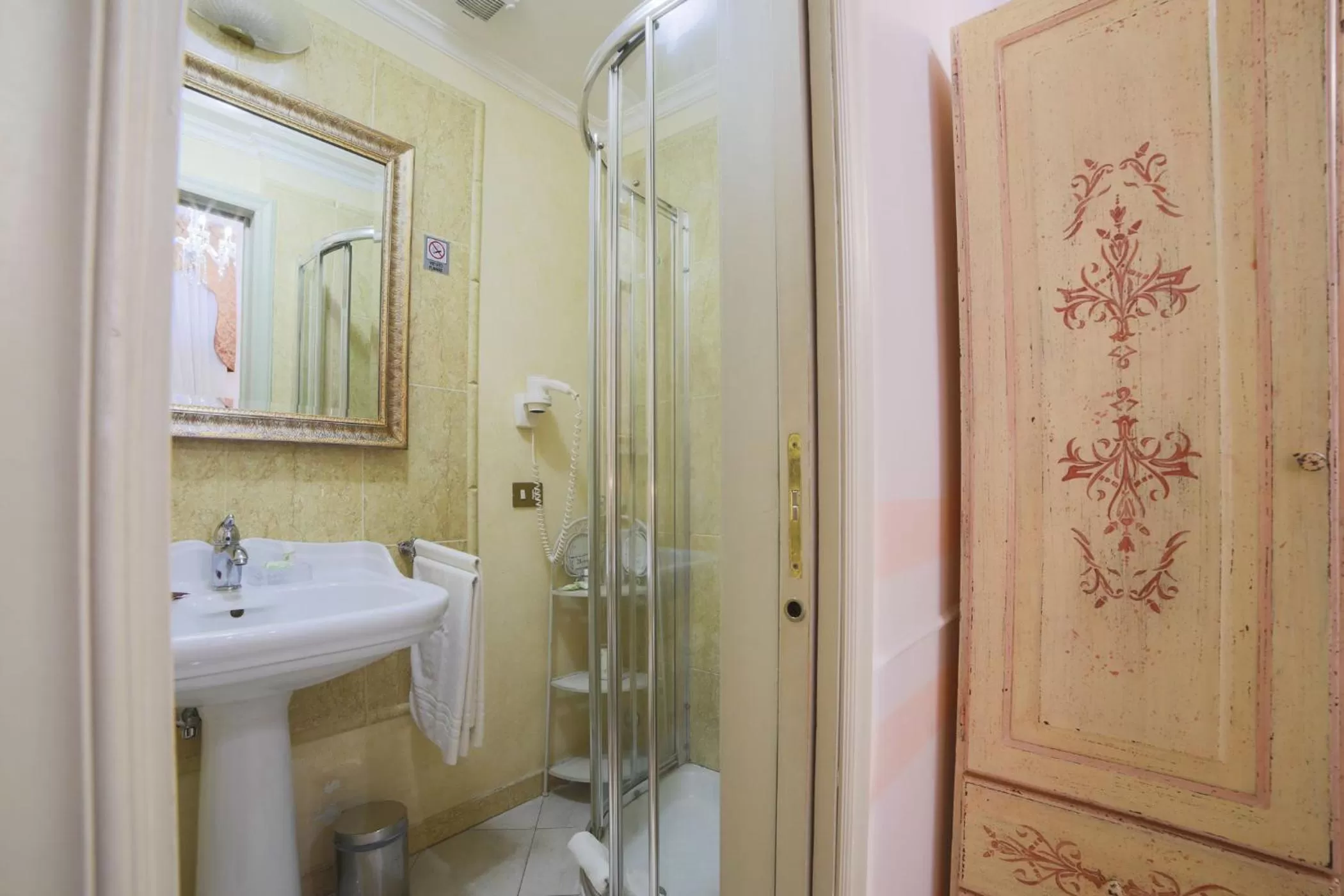 Bathroom in La Maison Dell'Orologio