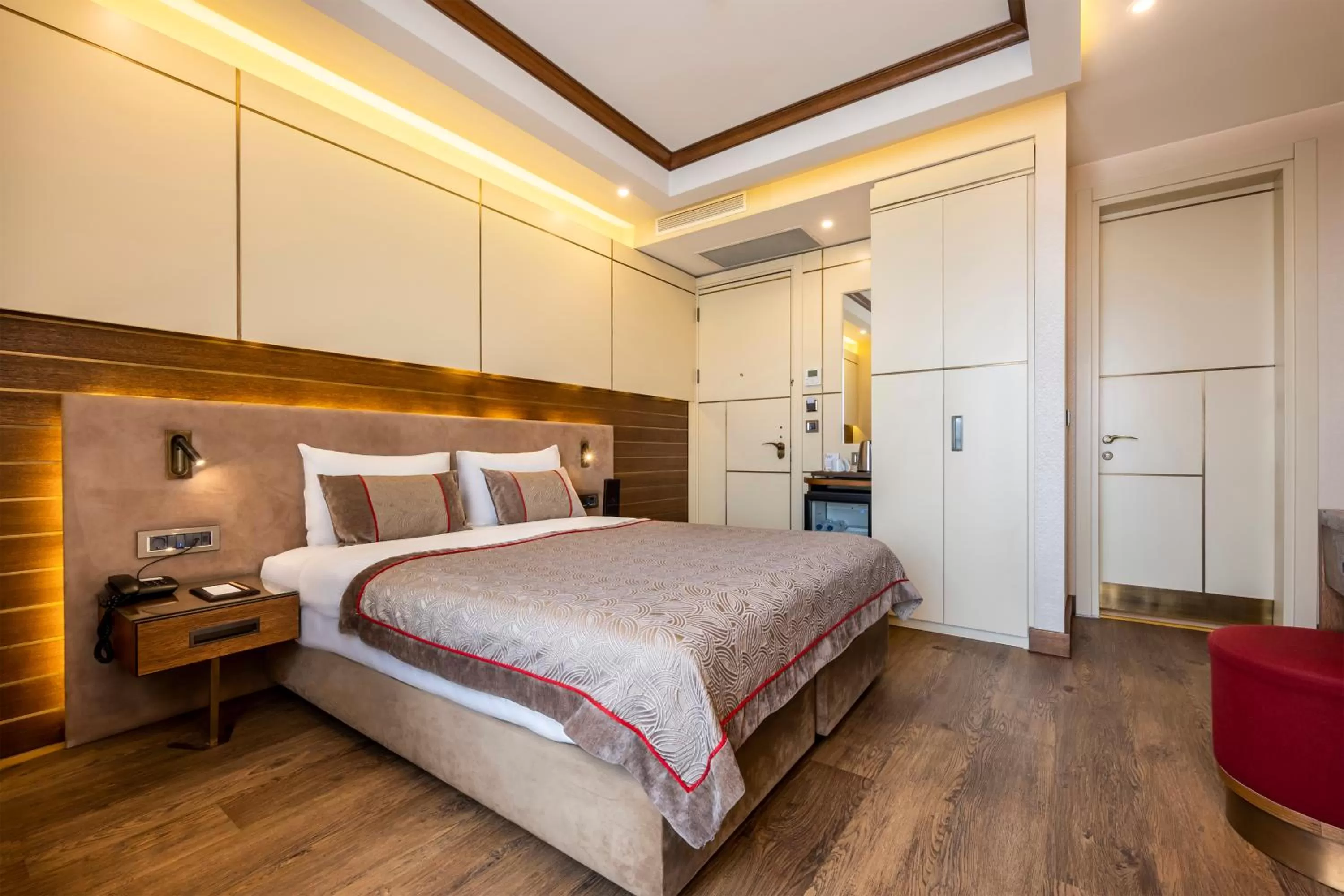 Bedroom, Bed in Grand Hotel de Pera