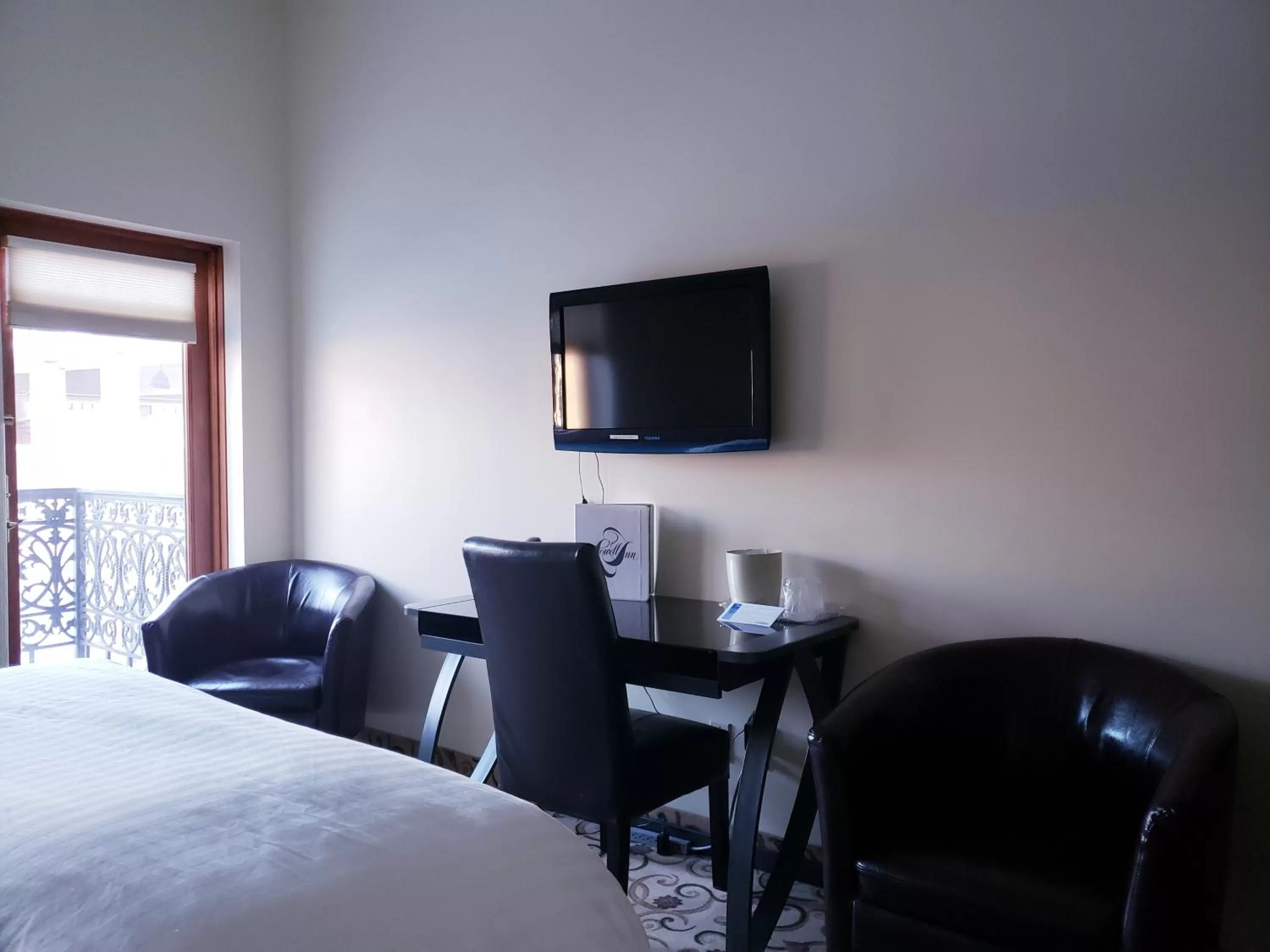 TV and multimedia, Bed in Lowell Inn