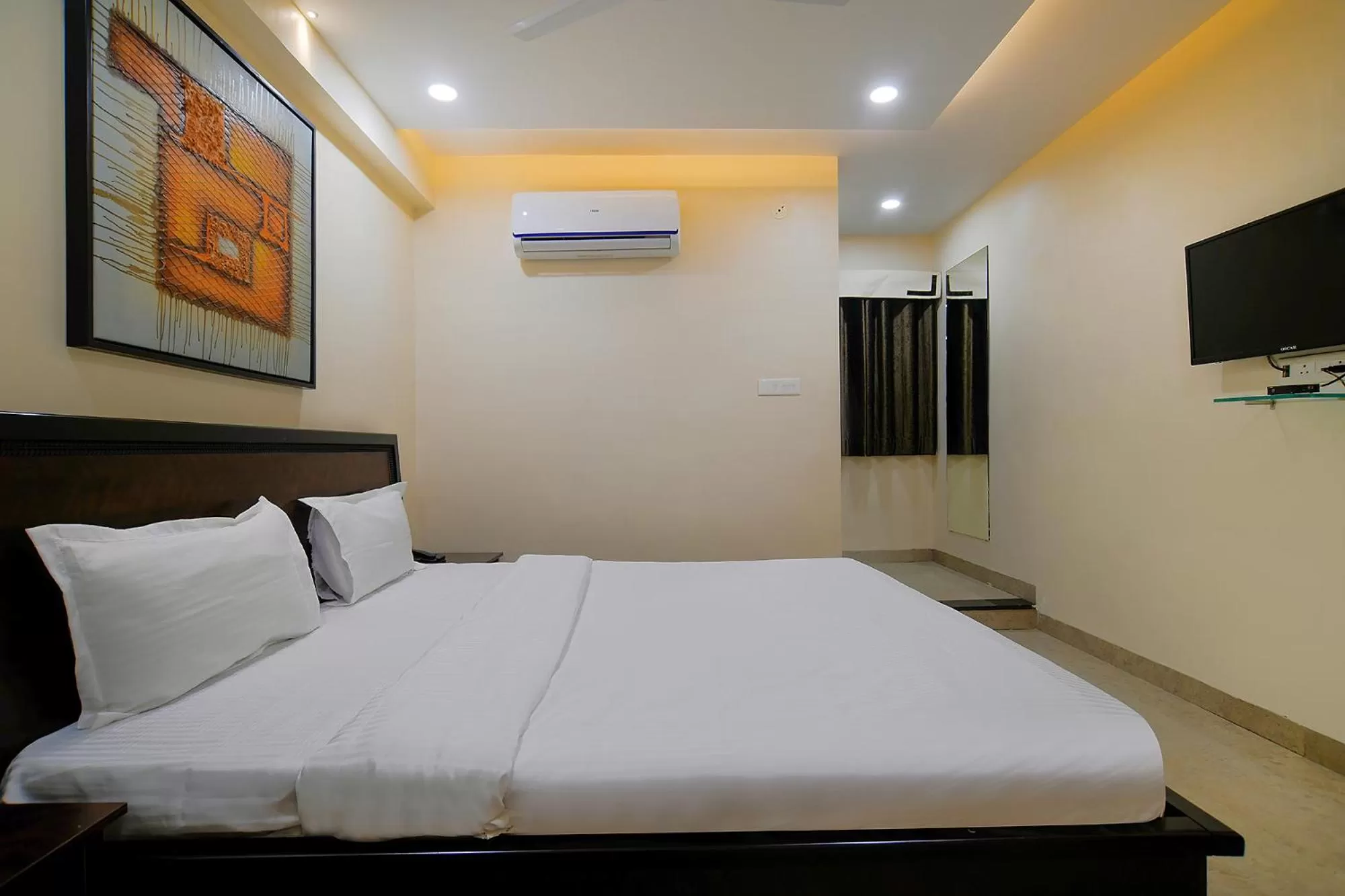 Bedroom, Bed in FabHotel Imperial Regency