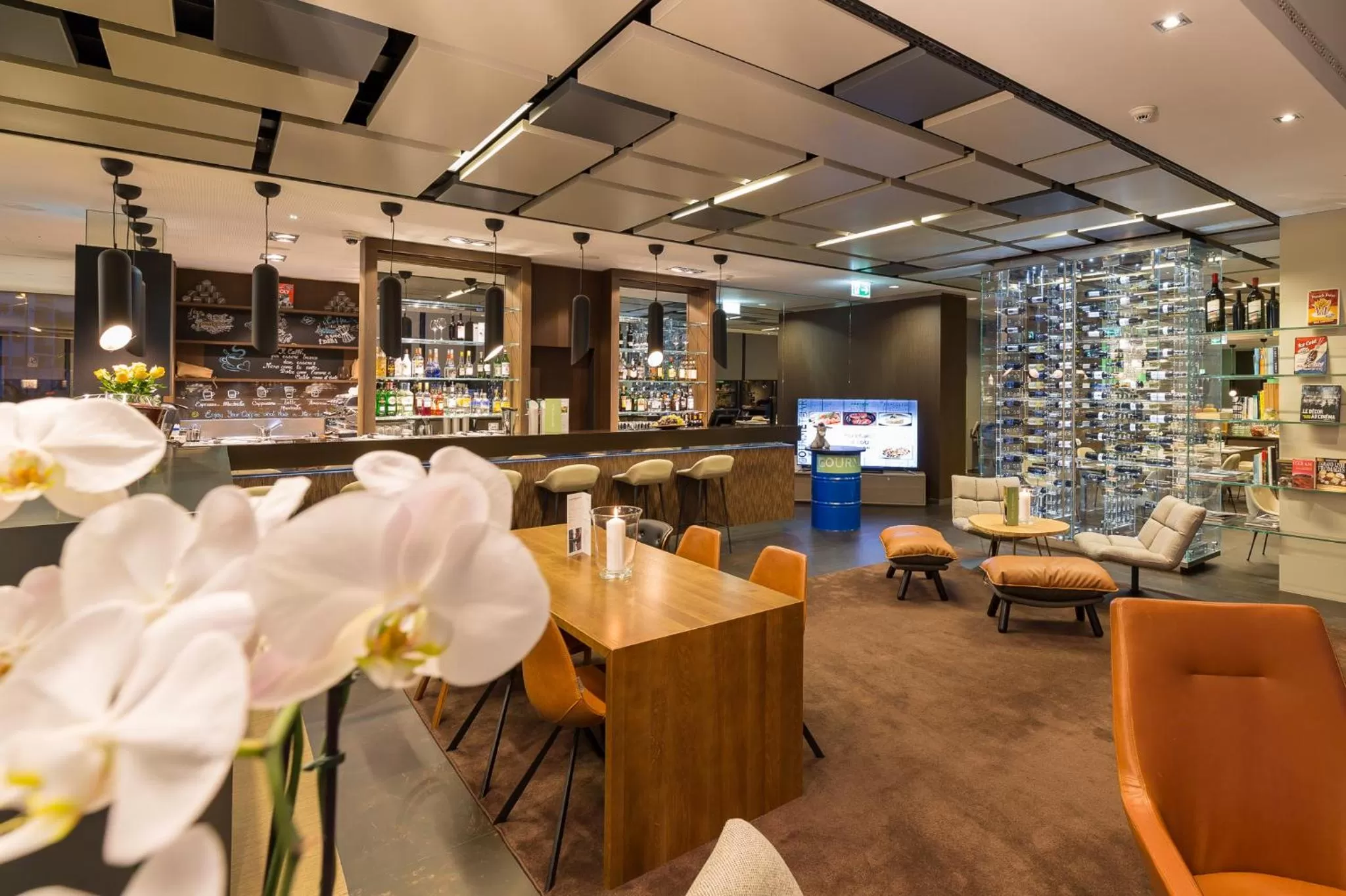 Restaurant/places to eat in Novotel Lugano Paradiso