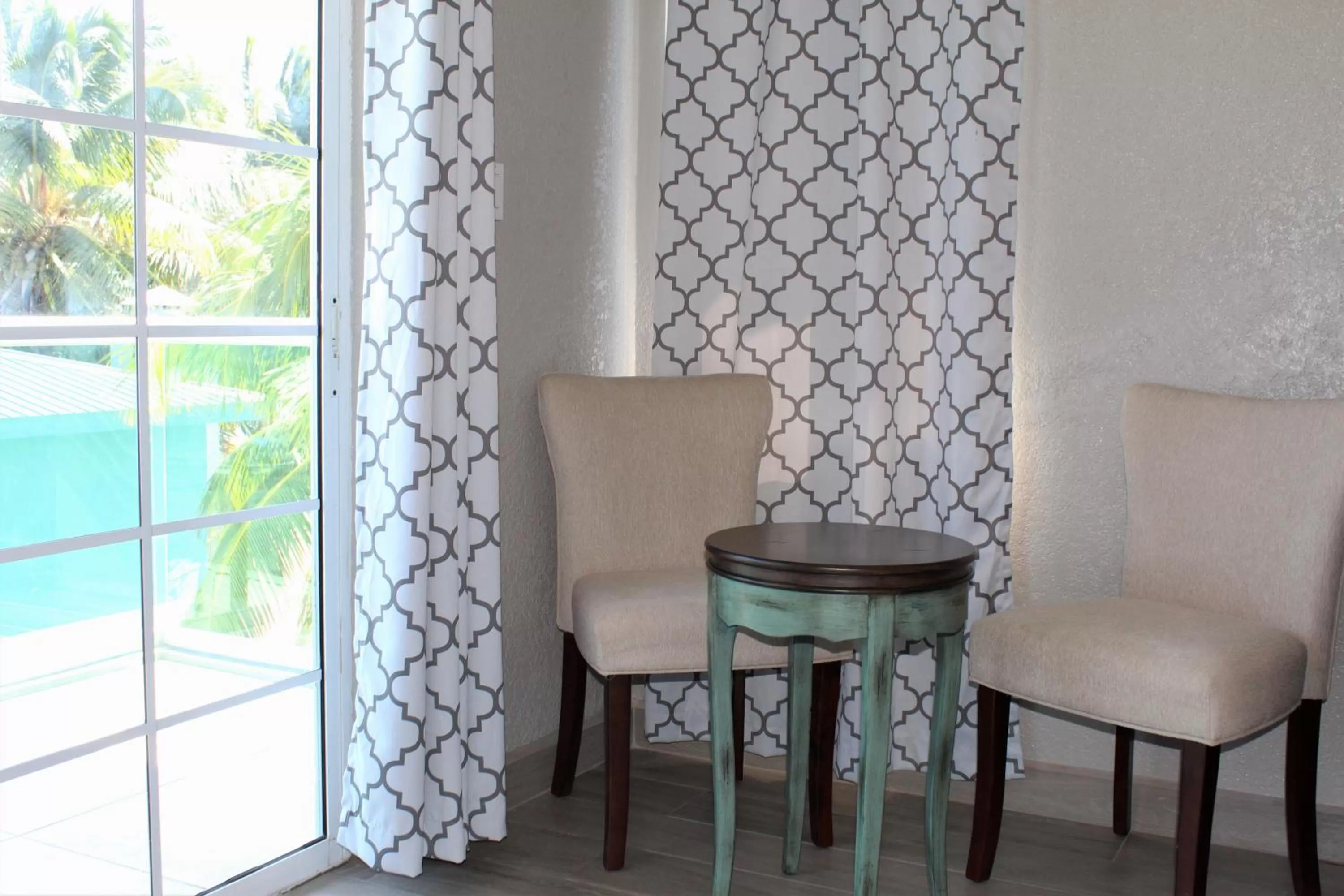 Seating area in Barefoot Caye Caulker Hotel