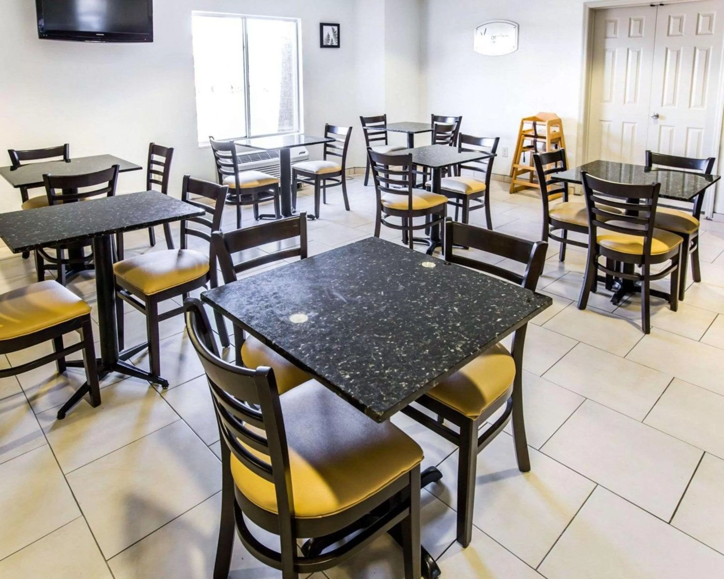 Restaurant/places to eat in Sleep Inn Myrtle Beach near Outlets