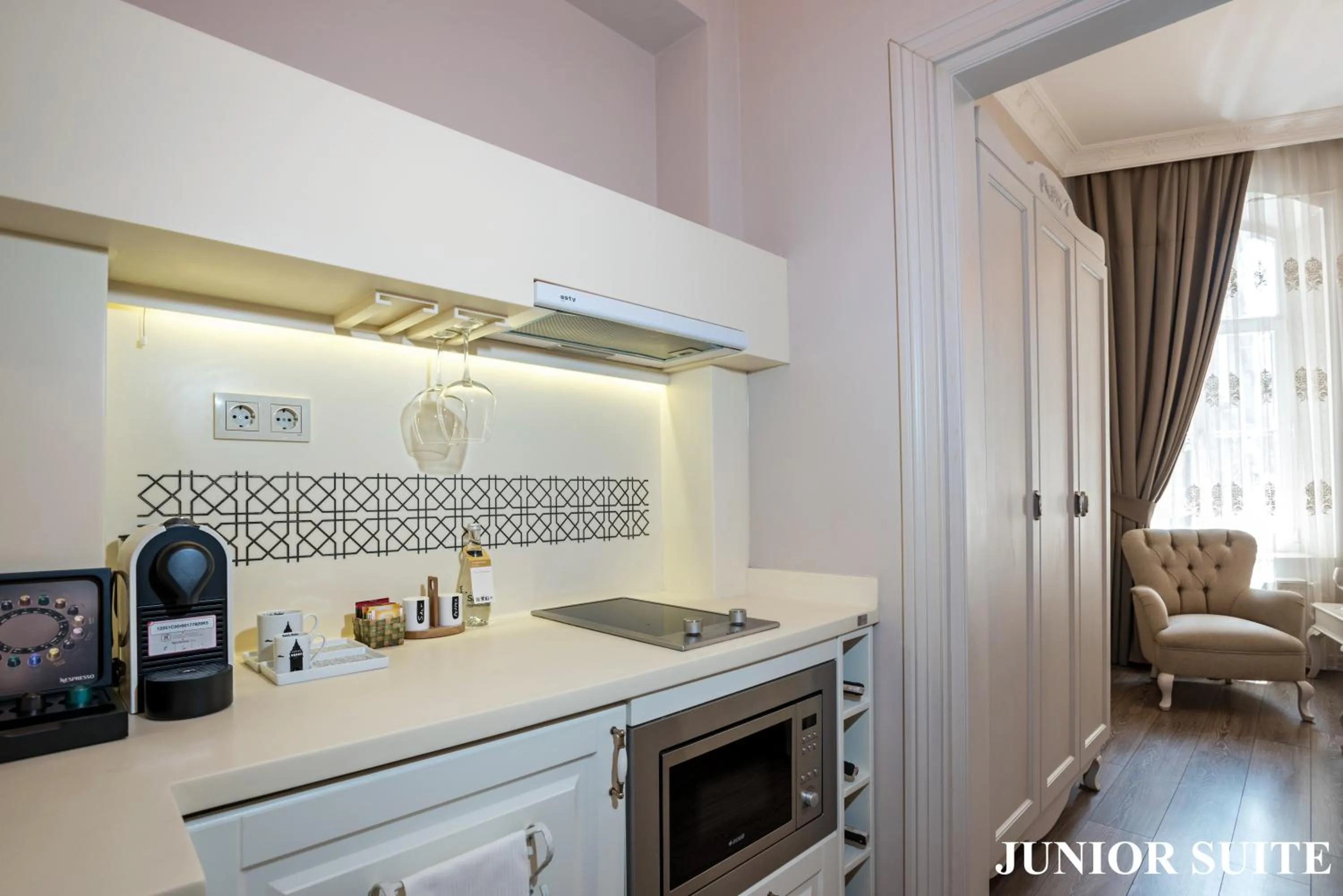 Coffee/tea facilities in Louis Appartements Galata