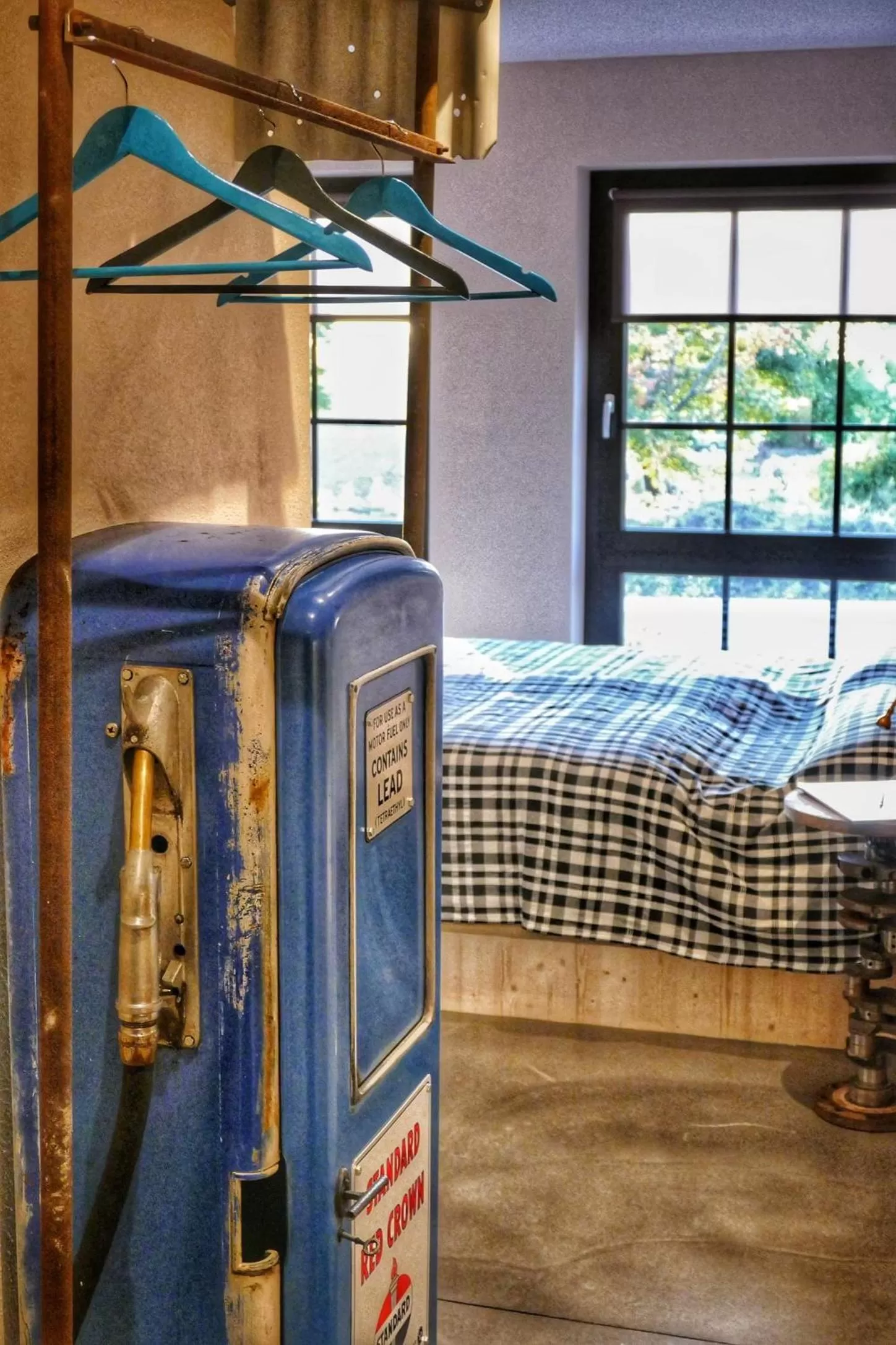 Decorative detail, Bed in Road Stop Mettmann