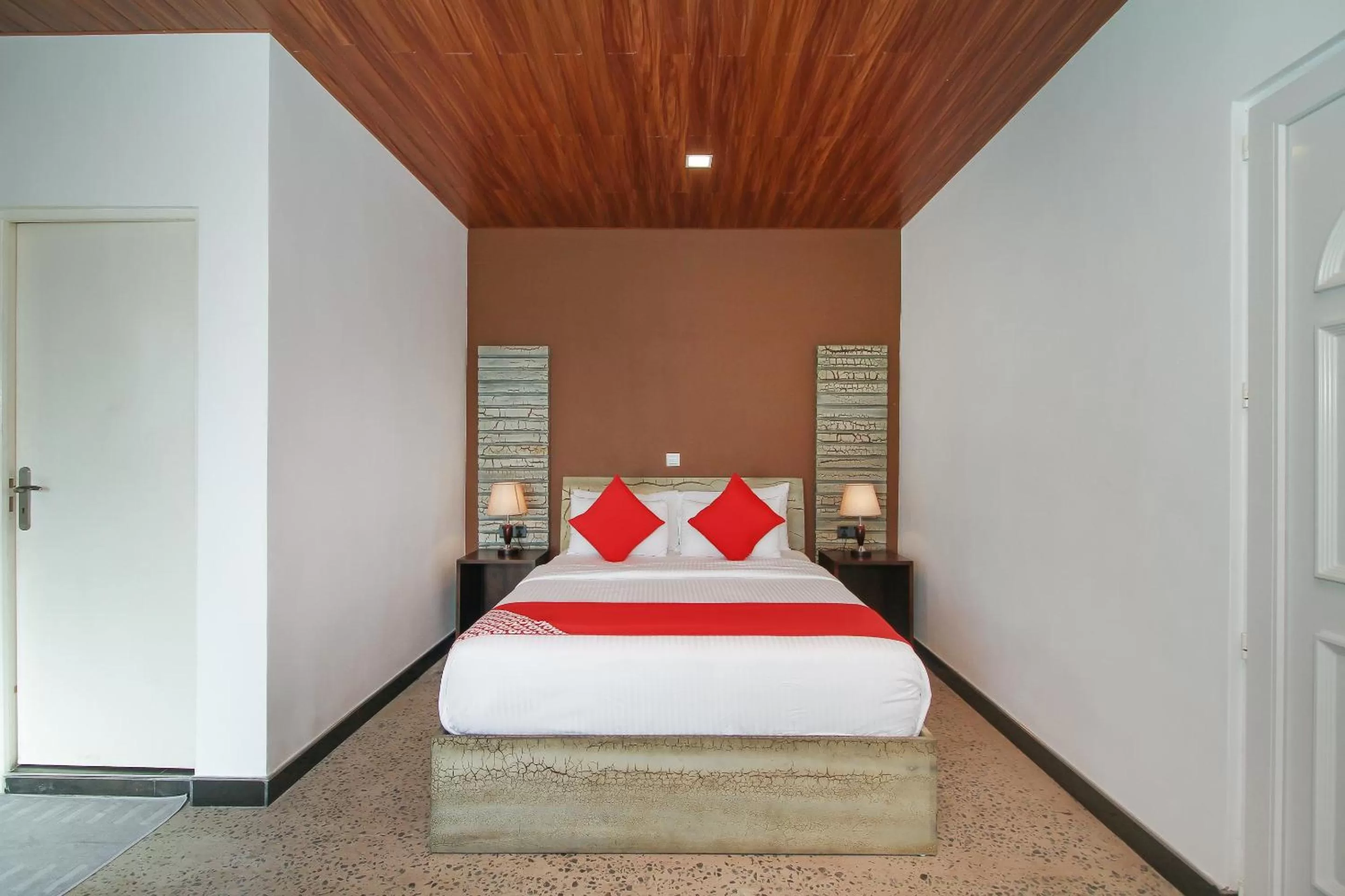 Superior Double Room in Hotel 198 Negombo