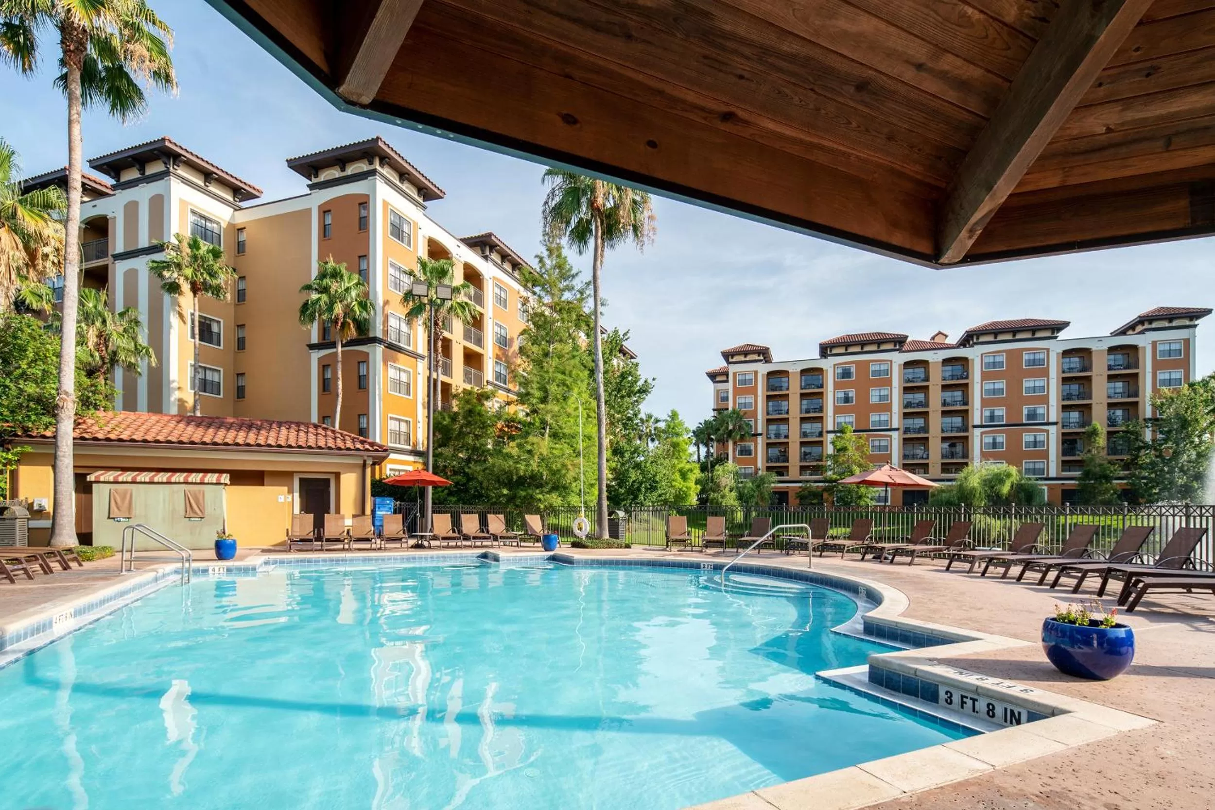 Property building, Swimming Pool in Floridays Orlando Two & Three Bed Rooms Condo Resort