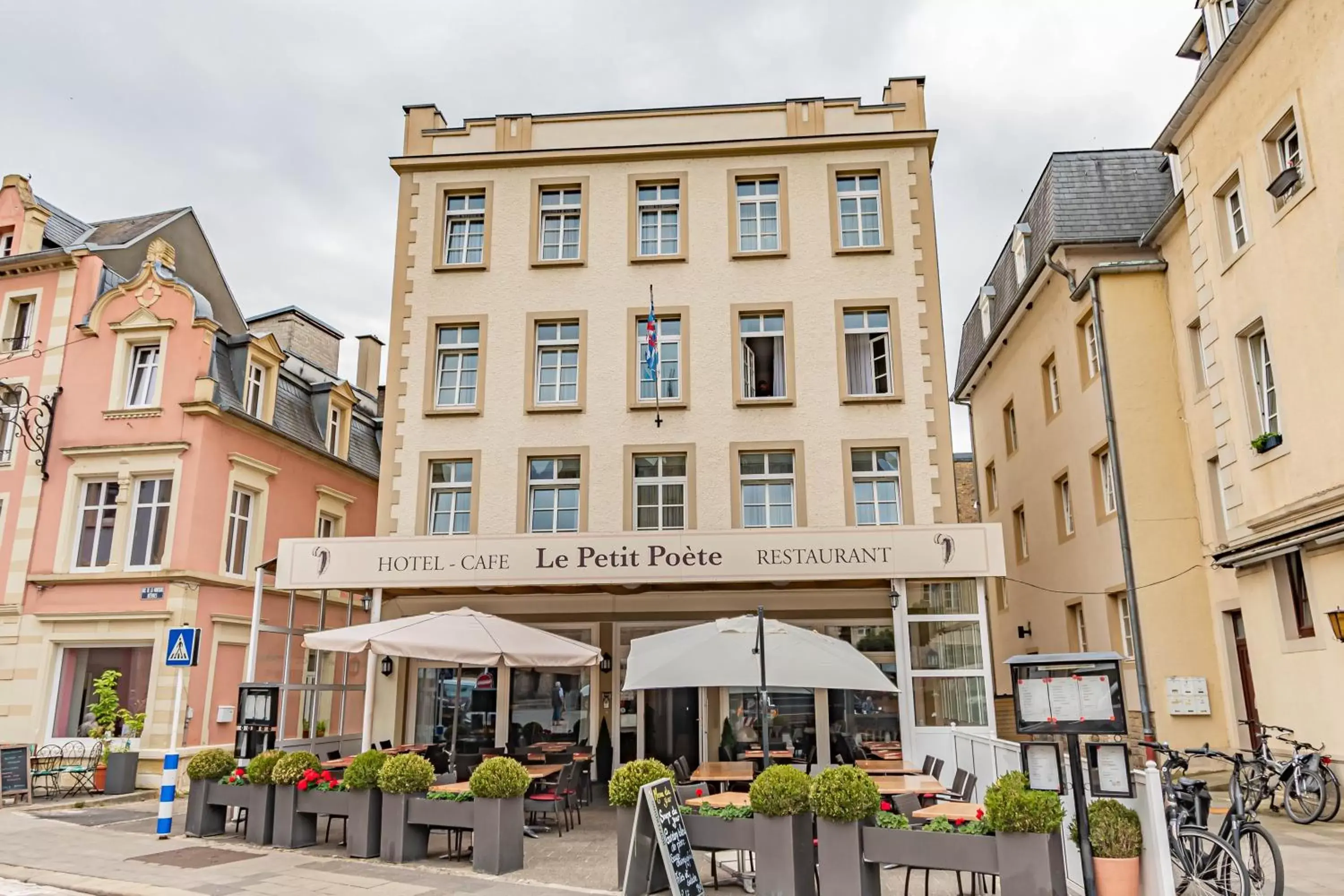 Hôtel Le Petit Poète Hôtel Le Petit Poète
