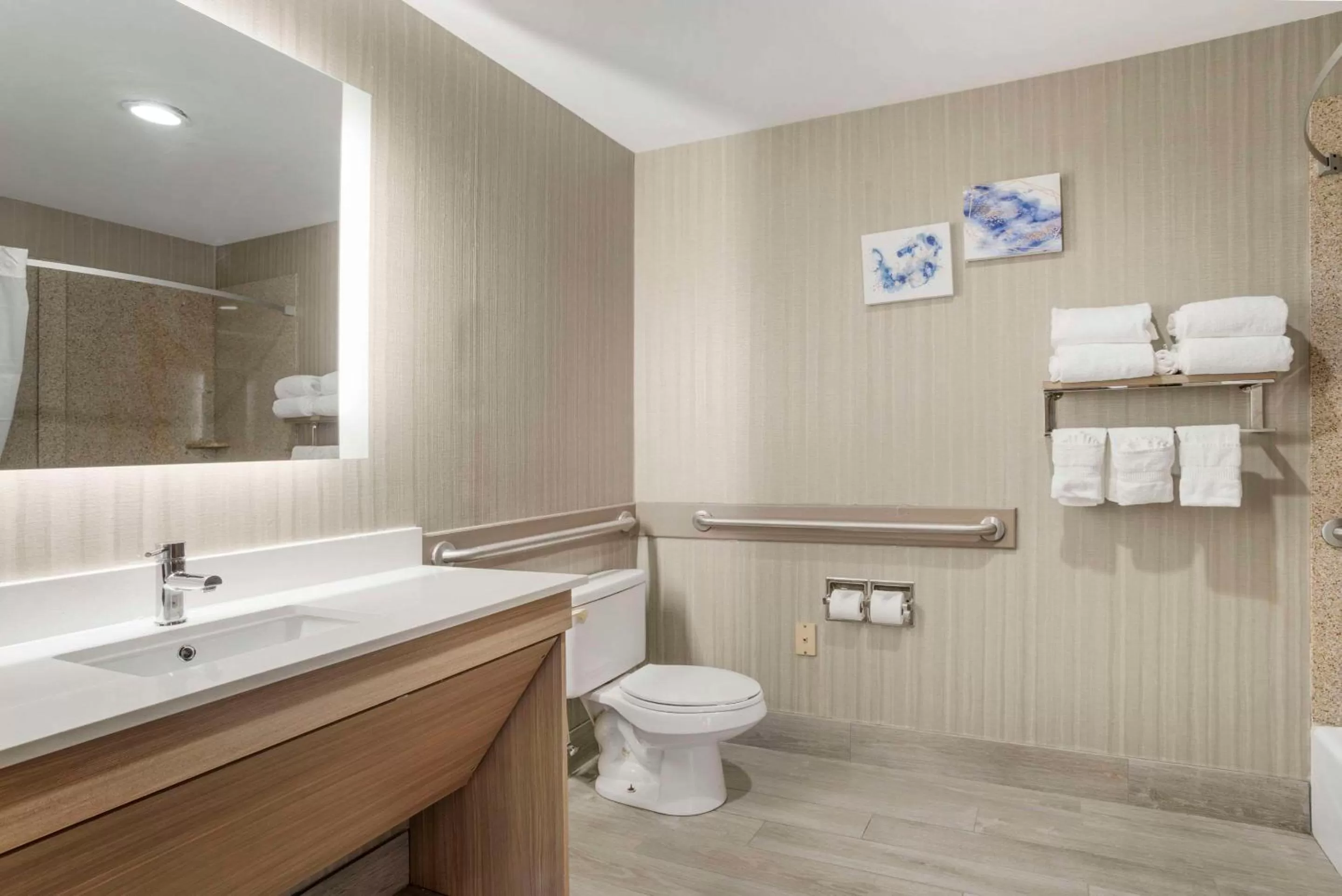 Bedroom in Comfort Suites At WestGate Mall