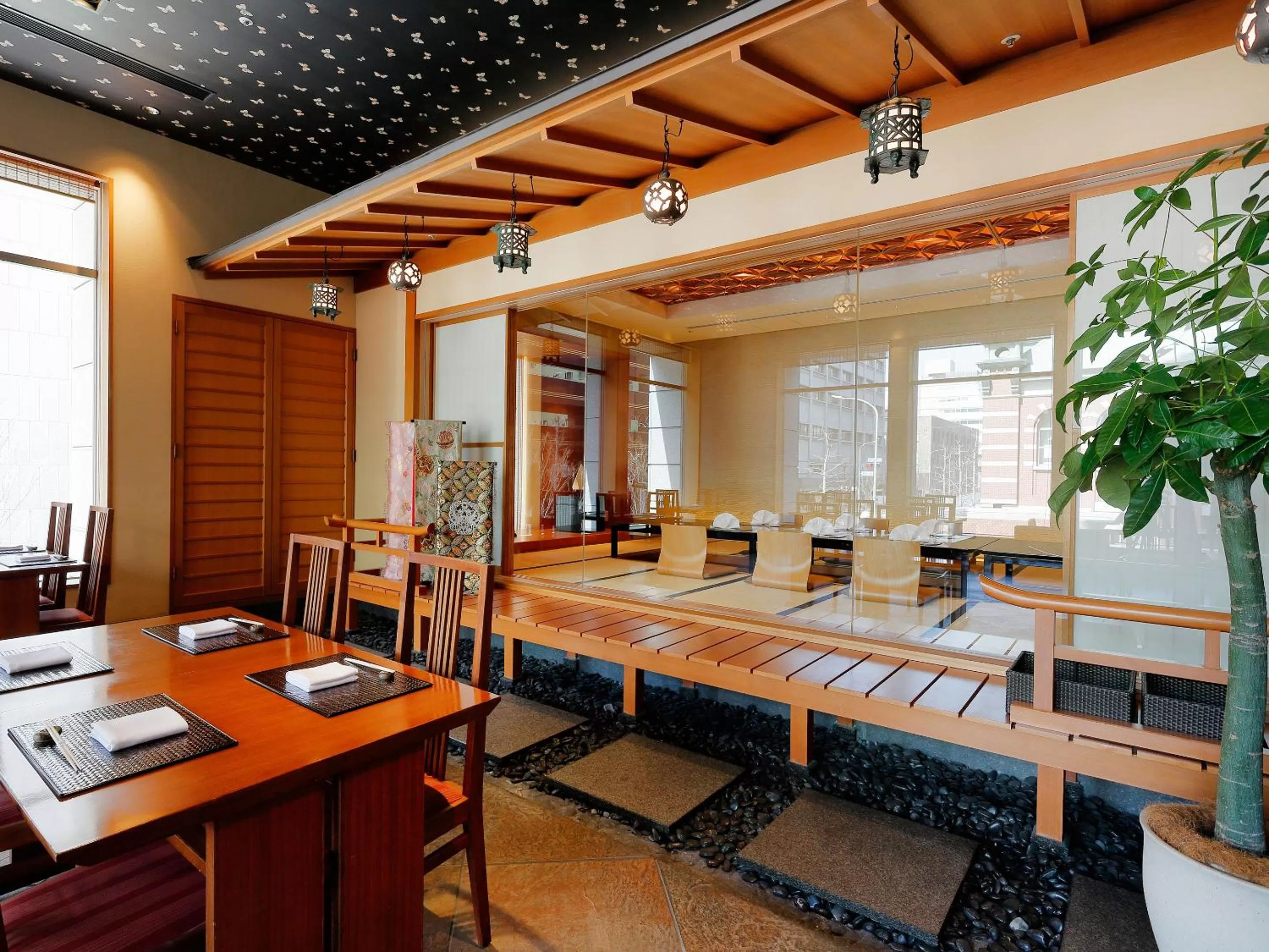 Restaurant/places to eat in Hotel Monterey Kyoto