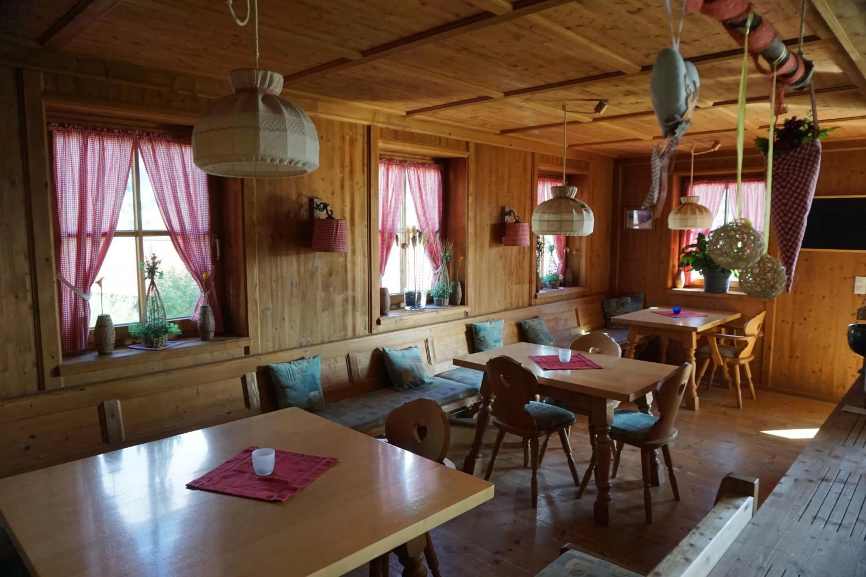 Communal lounge/ TV room in Hotel Sonnenbichl