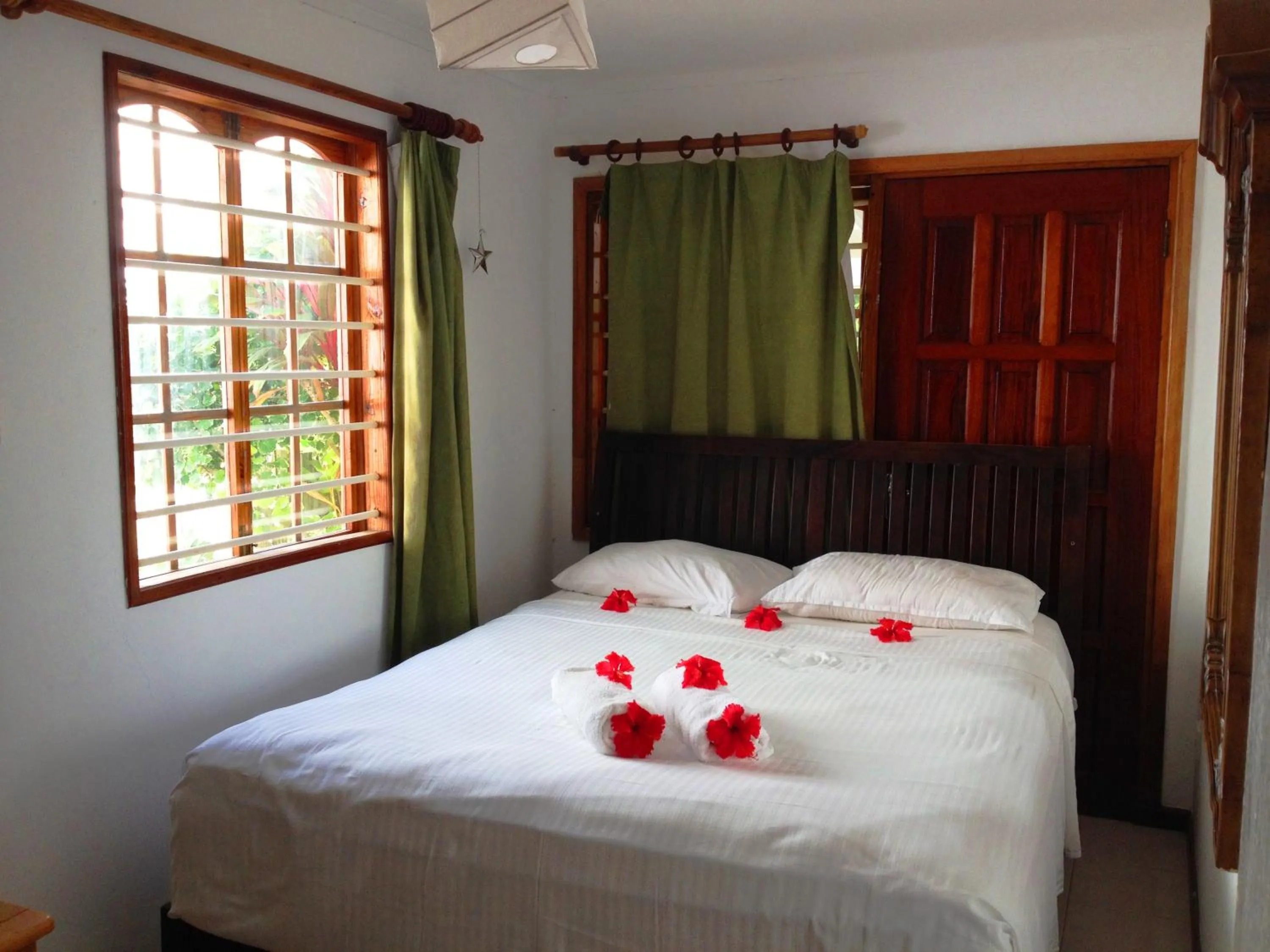 Family Rooms with Kitchenette in Beau Vallon Bungalows