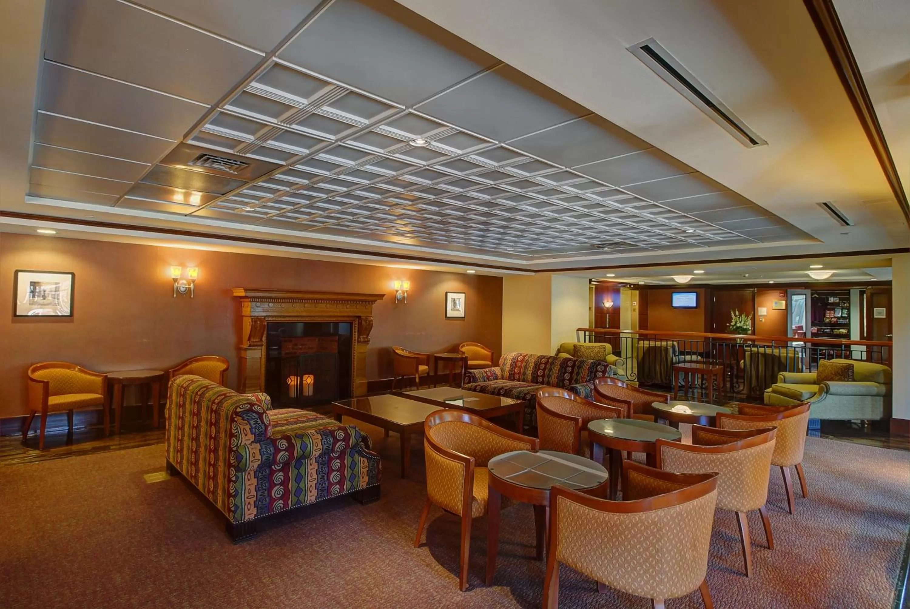 Communal lounge/ TV room in Southbridge Hotel and Conference Center