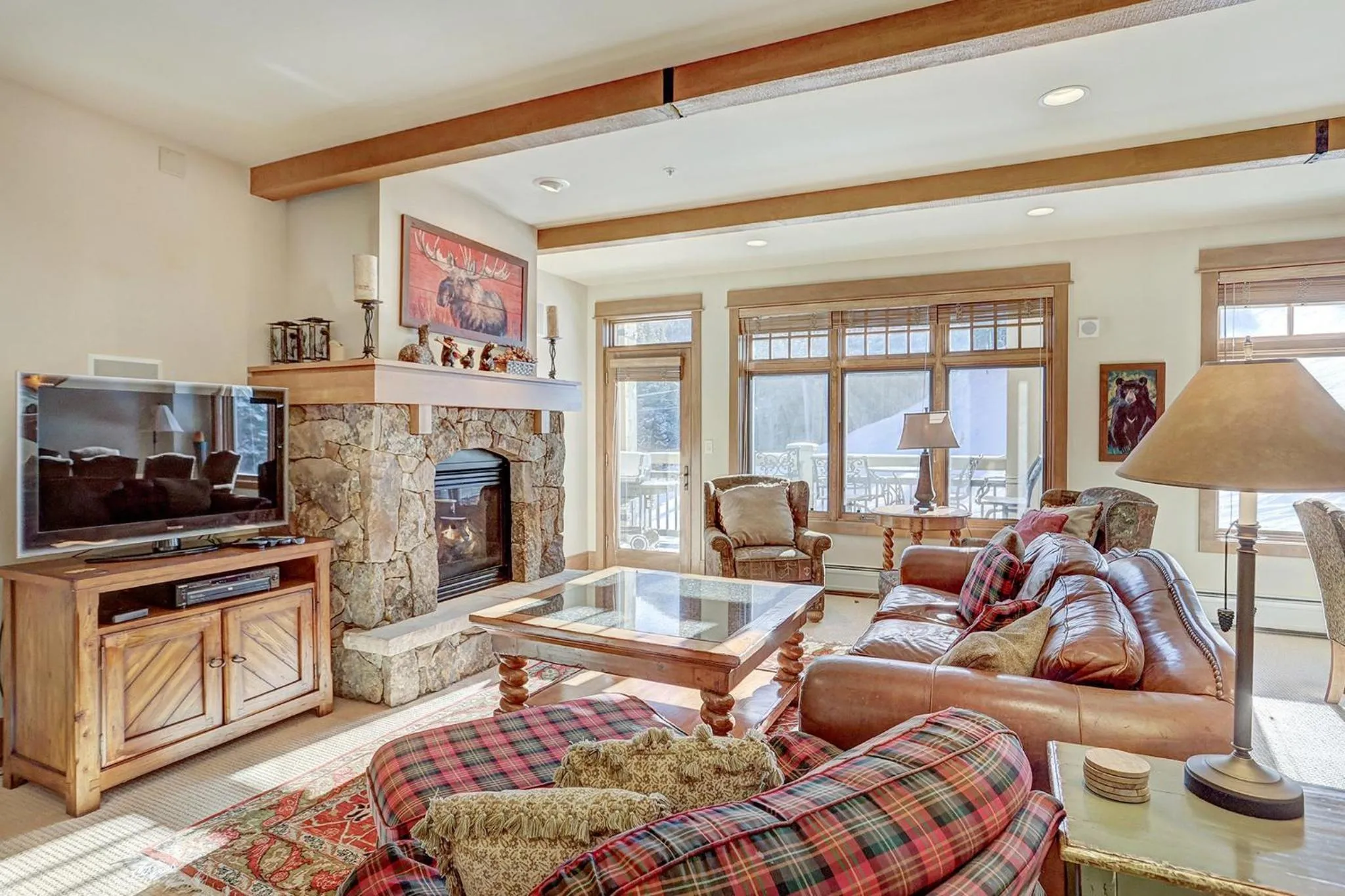 Living room in Timbers & Lone Eagle by Vail Resorts